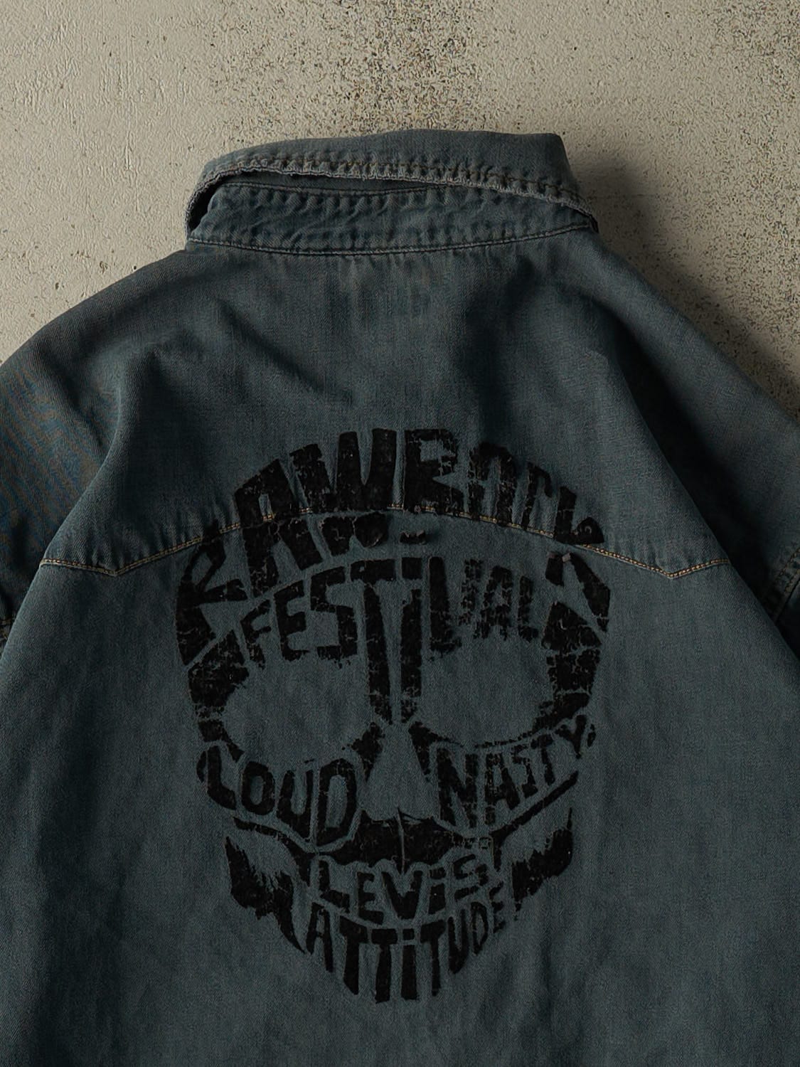 Vintage Y2K Dark Wash Levi's Denim Button Up Long Sleeve (L/XL) - Image 4