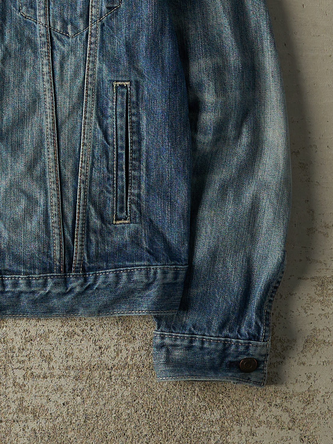 Vintage Y2K Dark Wash Levi's Denim Jacket (XS/S) - Image 4