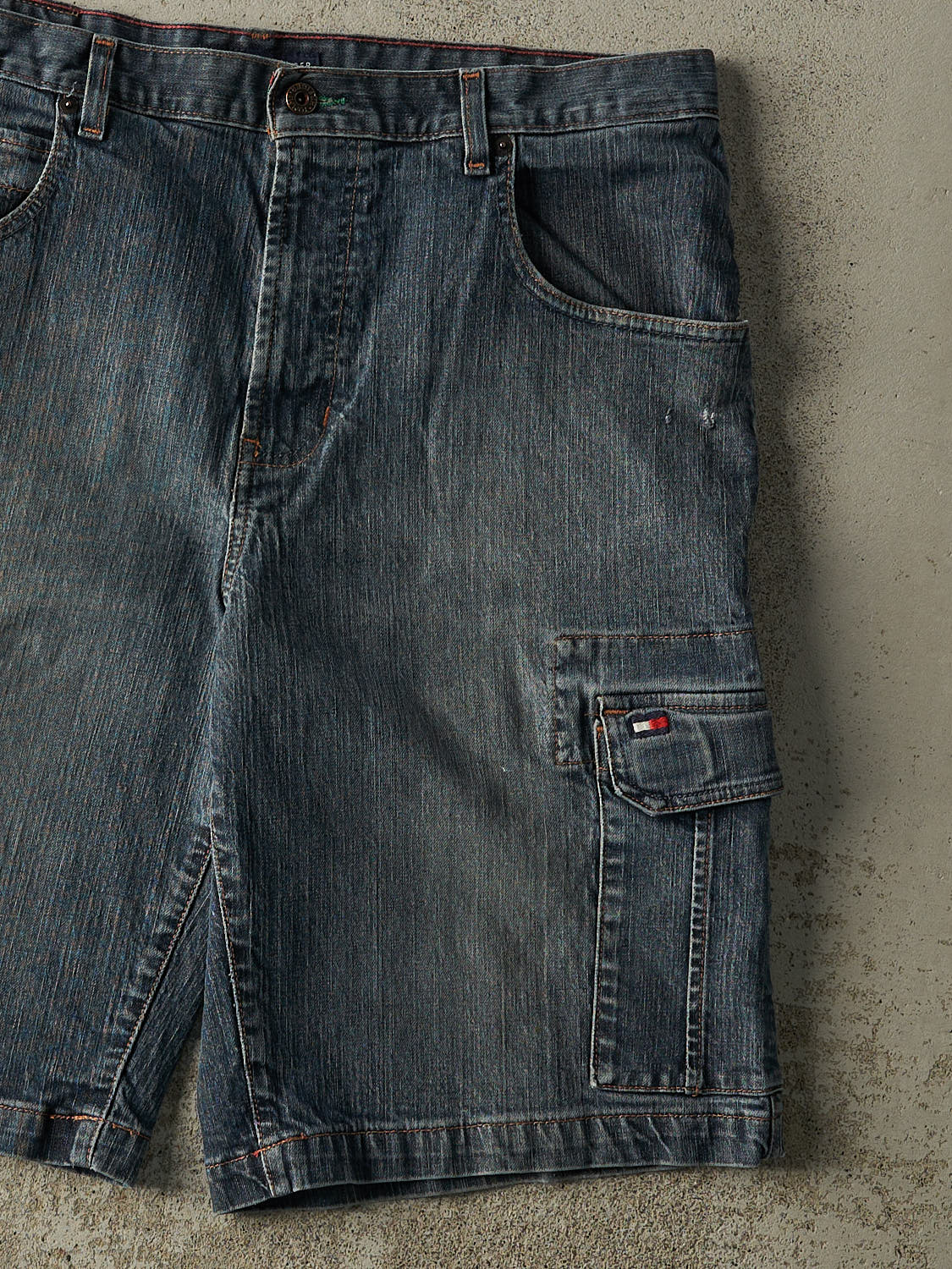 Vintage Y2K Dark Wash Tommy Hilfiger Cargo Jean Shorts (36x11.5) - Image 4