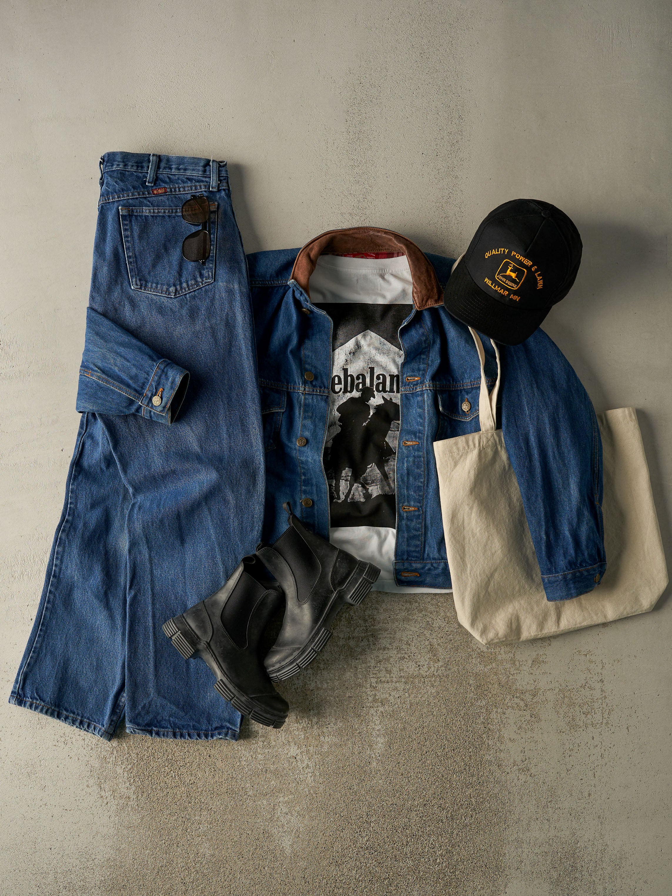 Vintage Y2K Dark Wash Wrangler Fleece Lined Carpenter Jeans (31x28.5) - Image 2