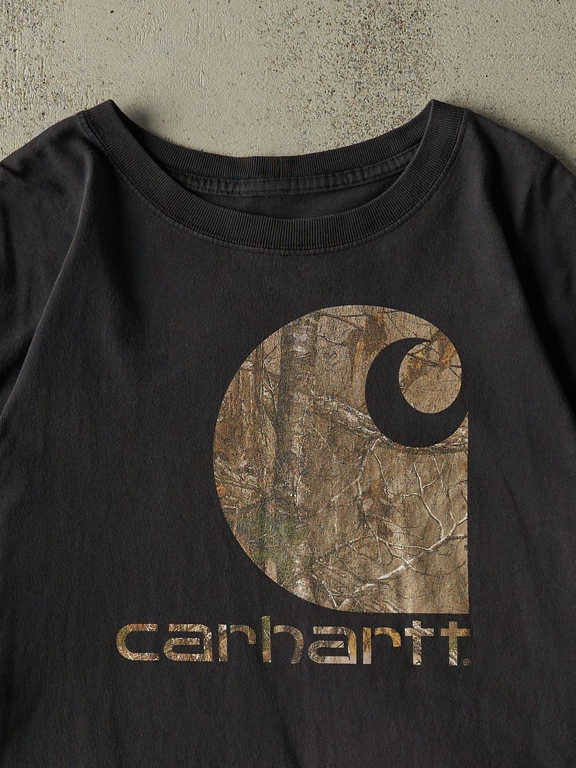 Vintage Y2K Faded Black Carhartt x Realtree Tee (XXL/XXXL) - Image 2