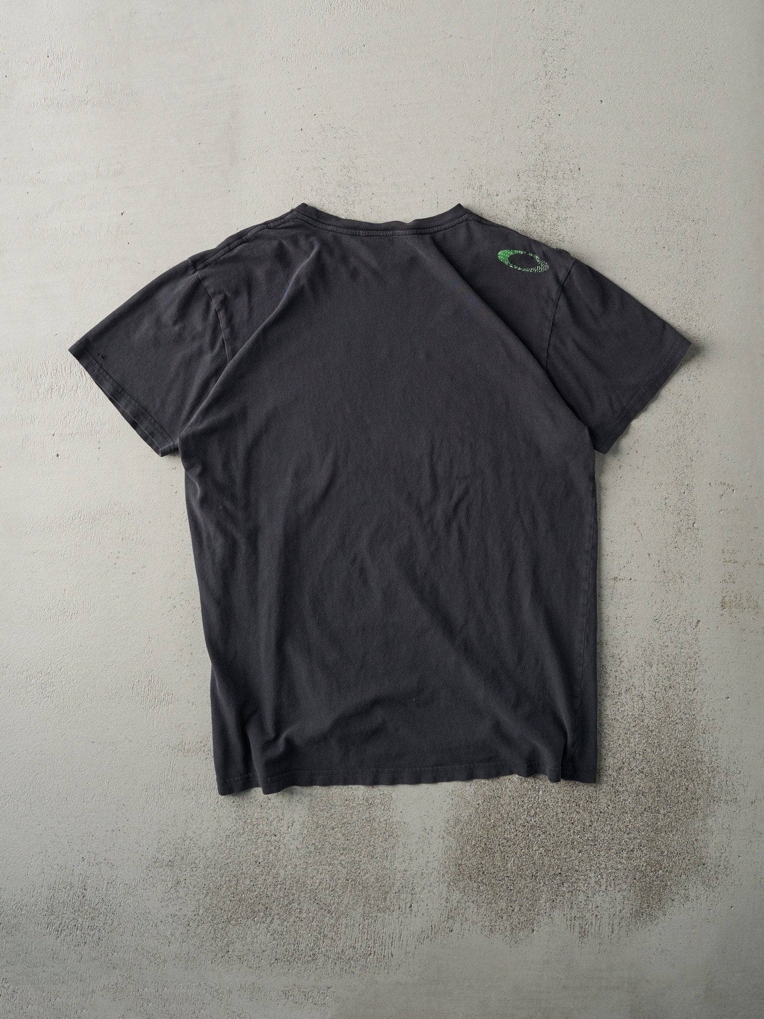 Vintage Y2K Faded Black Oakley Logo Tee (M) - Image 2
