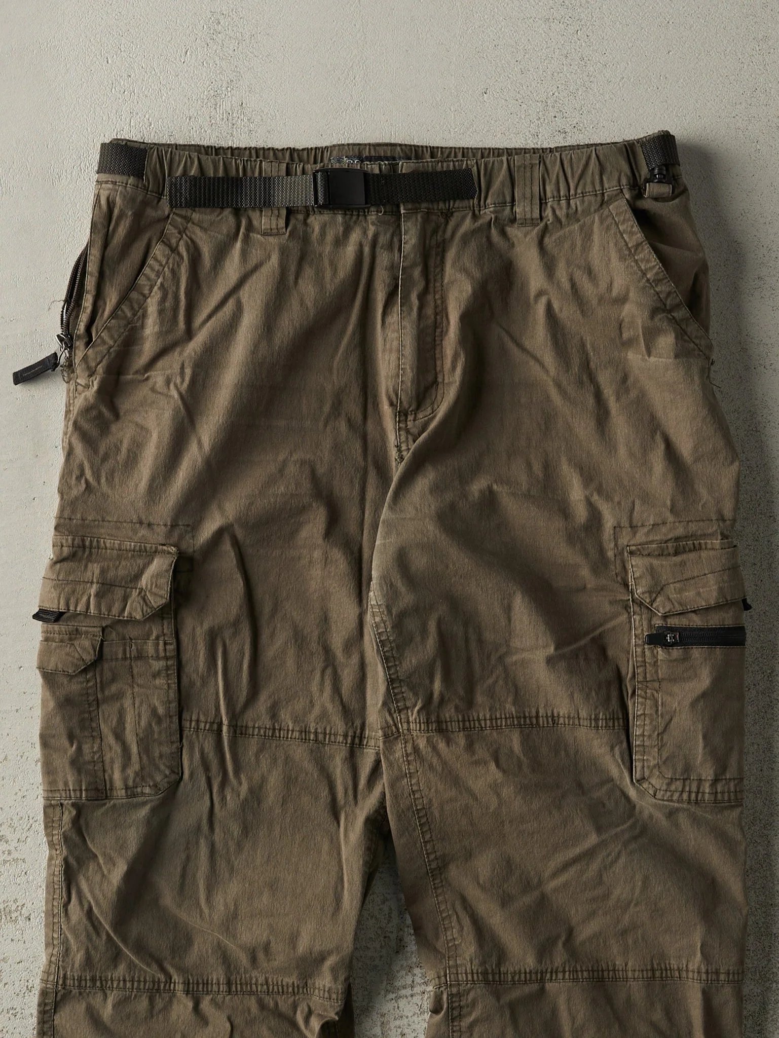 Vintage Y2K Green BC Clothing Lined Utility Cargo Pants (35.5x28) - Image 3