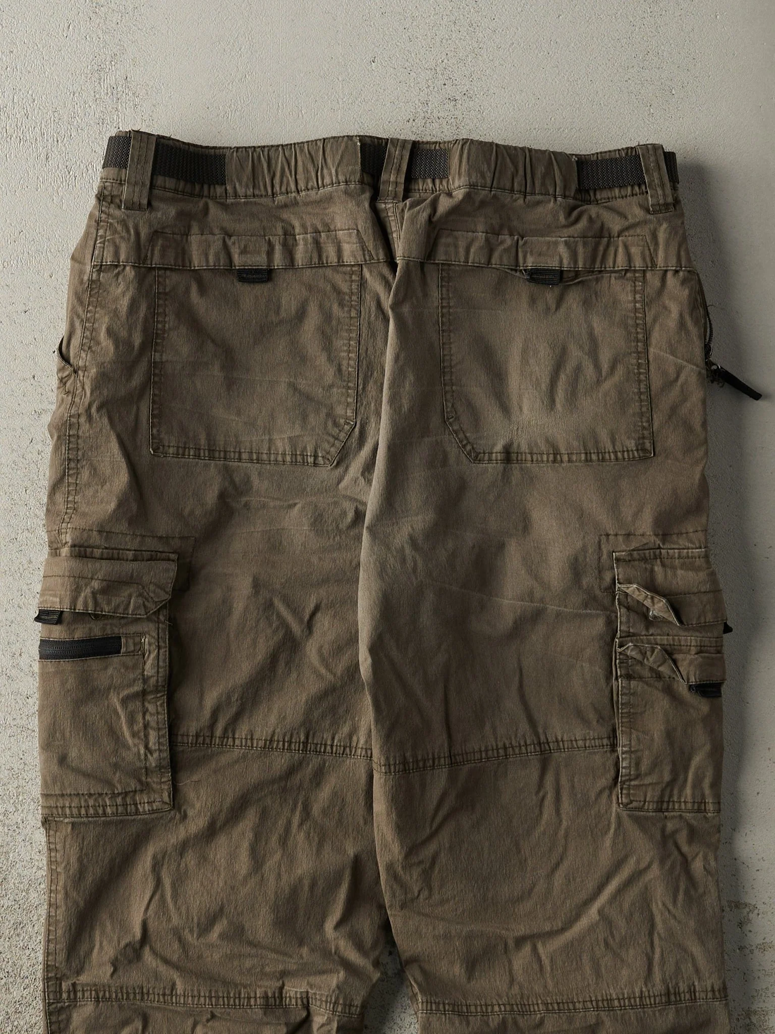 Vintage Y2K Green BC Clothing Lined Utility Cargo Pants (35.5x28) - Image 4