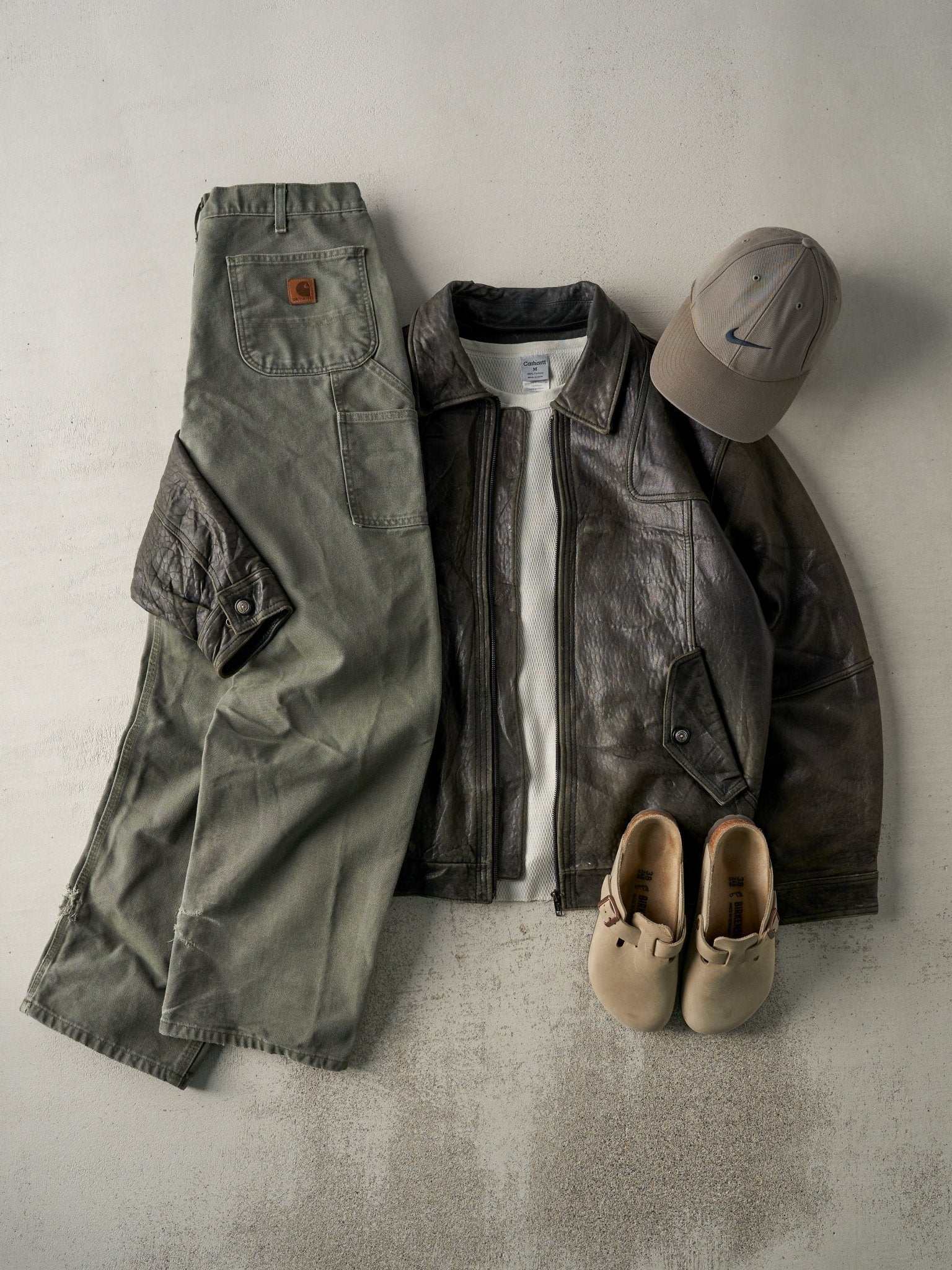 Vintage Y2K Green Carhartt Carpenter Pants (34x33) - Image 2