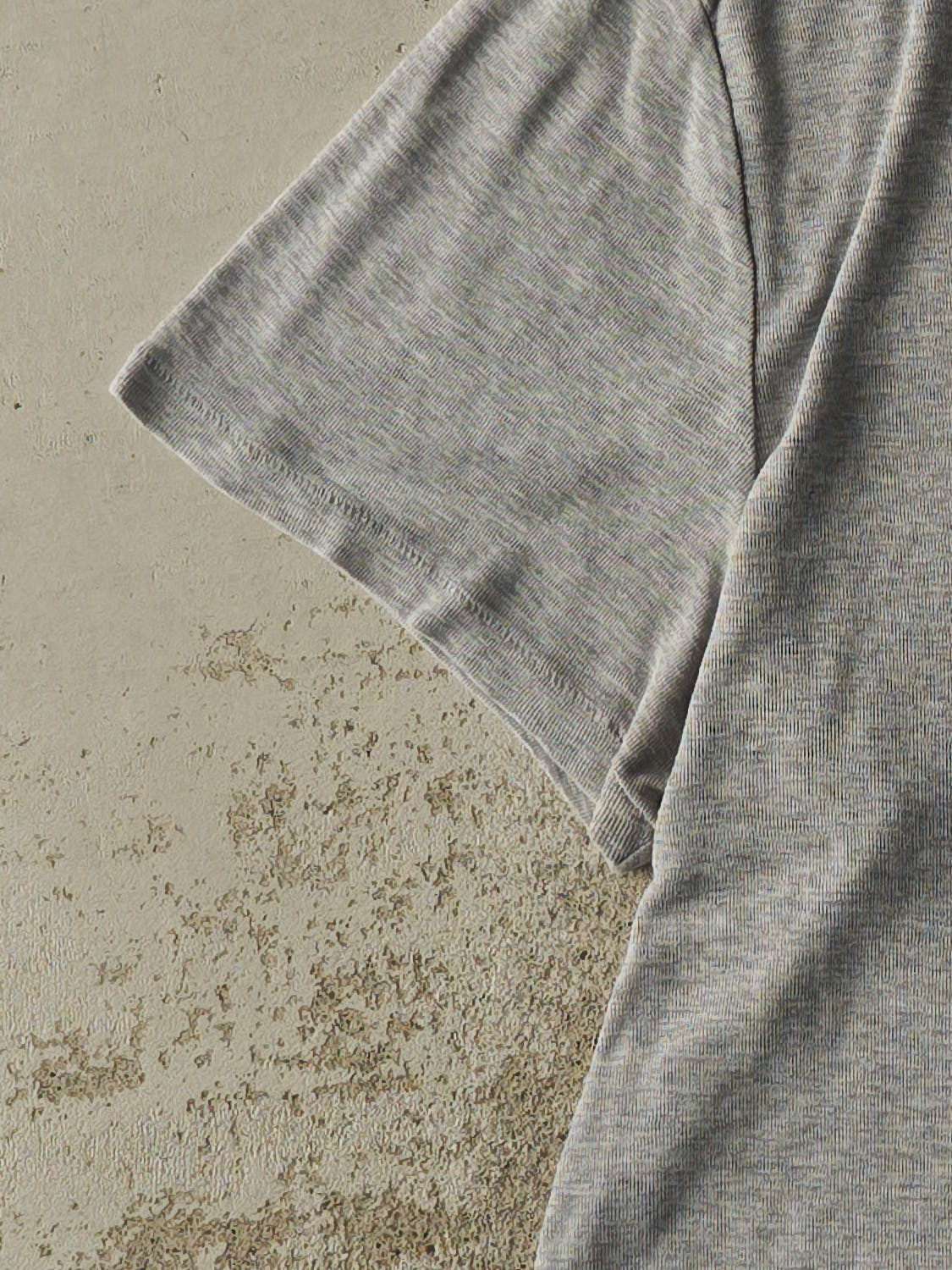 Vintage Y2K Grey Abercrombie & Fitch Tee (M) - Image 3