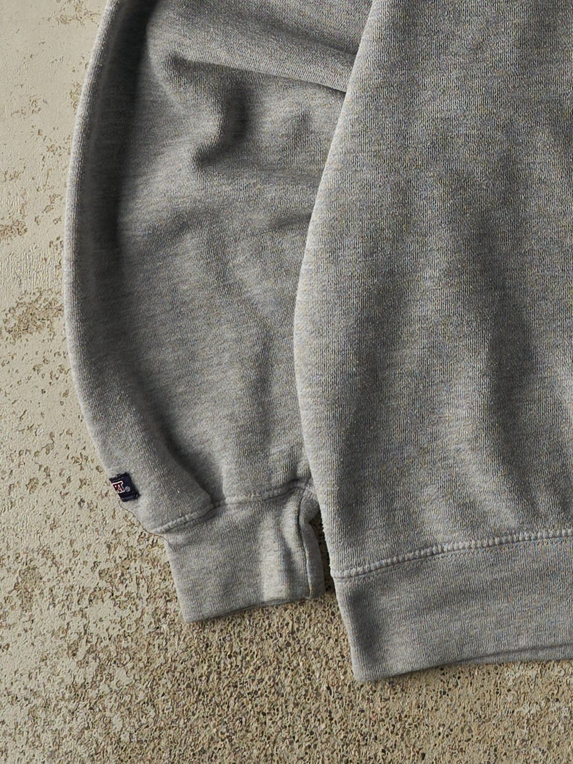 Vintage Y2K Grey Berry Embroidered Crewneck (M/L) - Image 3