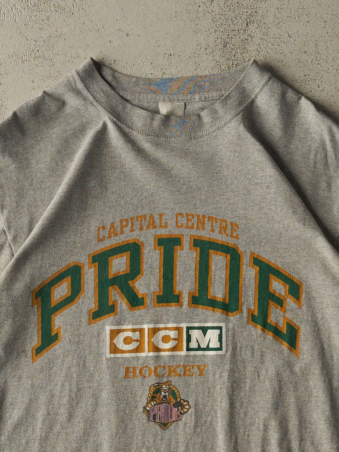 Vintage Y2K Grey Capital Centre Pride Tee (L/XL) - Image 2