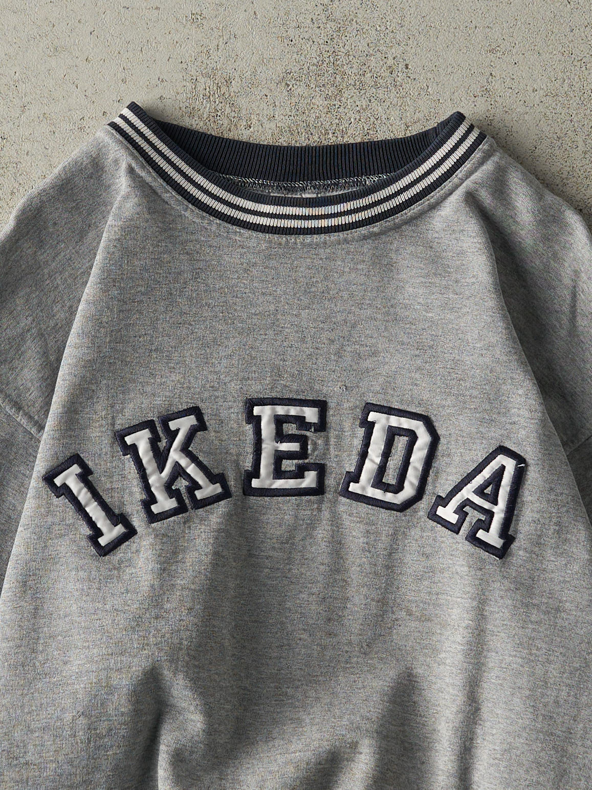 Vintage Y2K Grey Embroidered Ikeda Crewneck (M/L) - Image 2