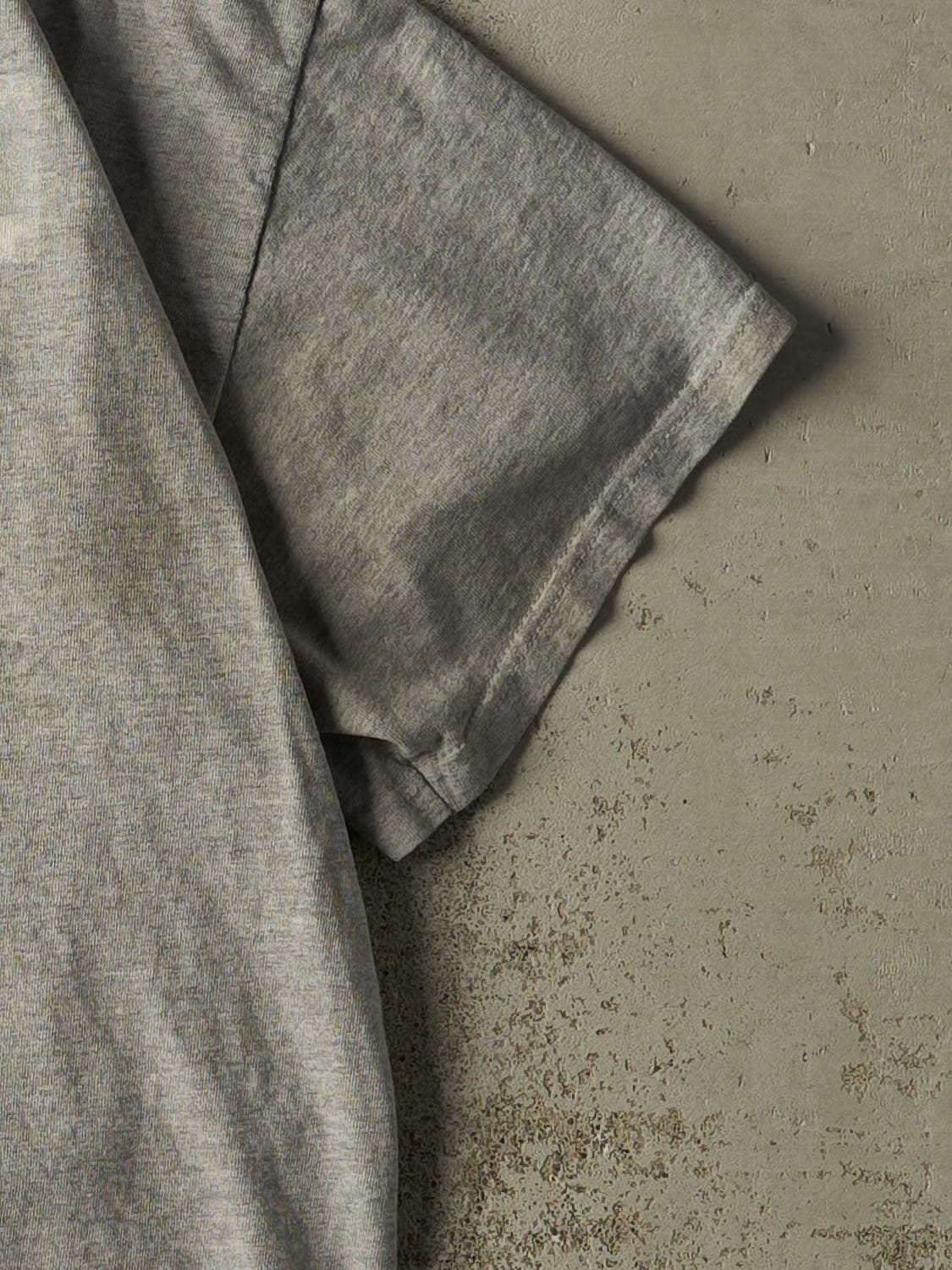 Vintage Y2K Grey Johnny Cash Tee (M/L) - Image 4