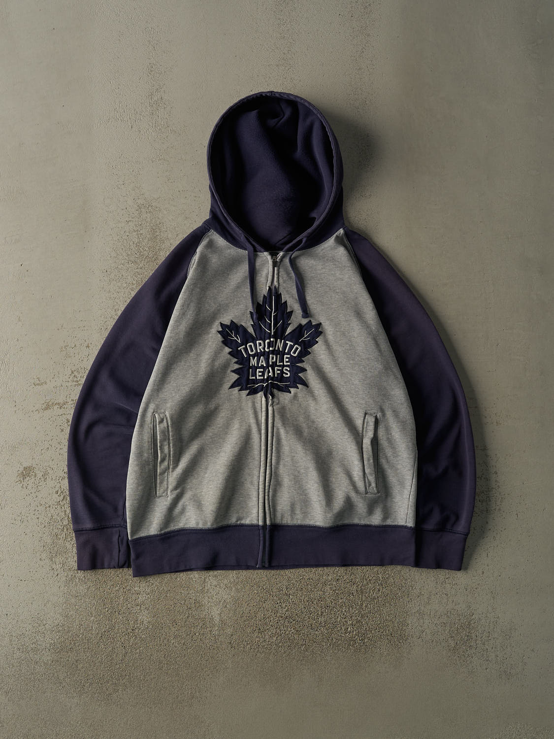 Vintage Y2K Grey & Navy Blue Toronto Maple Leafs Zip Up Hoodie (XL/XXL)