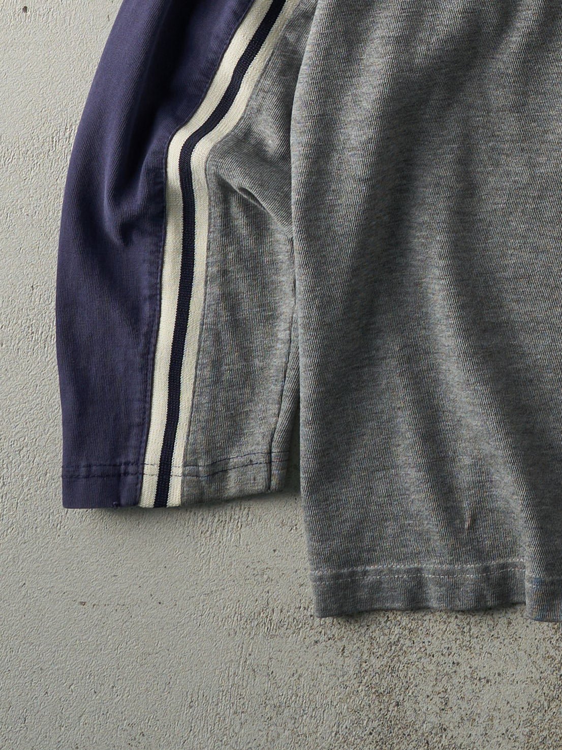 Vintage Y2K Grey & Navy Striped Long Sleeve (L) - Image 3