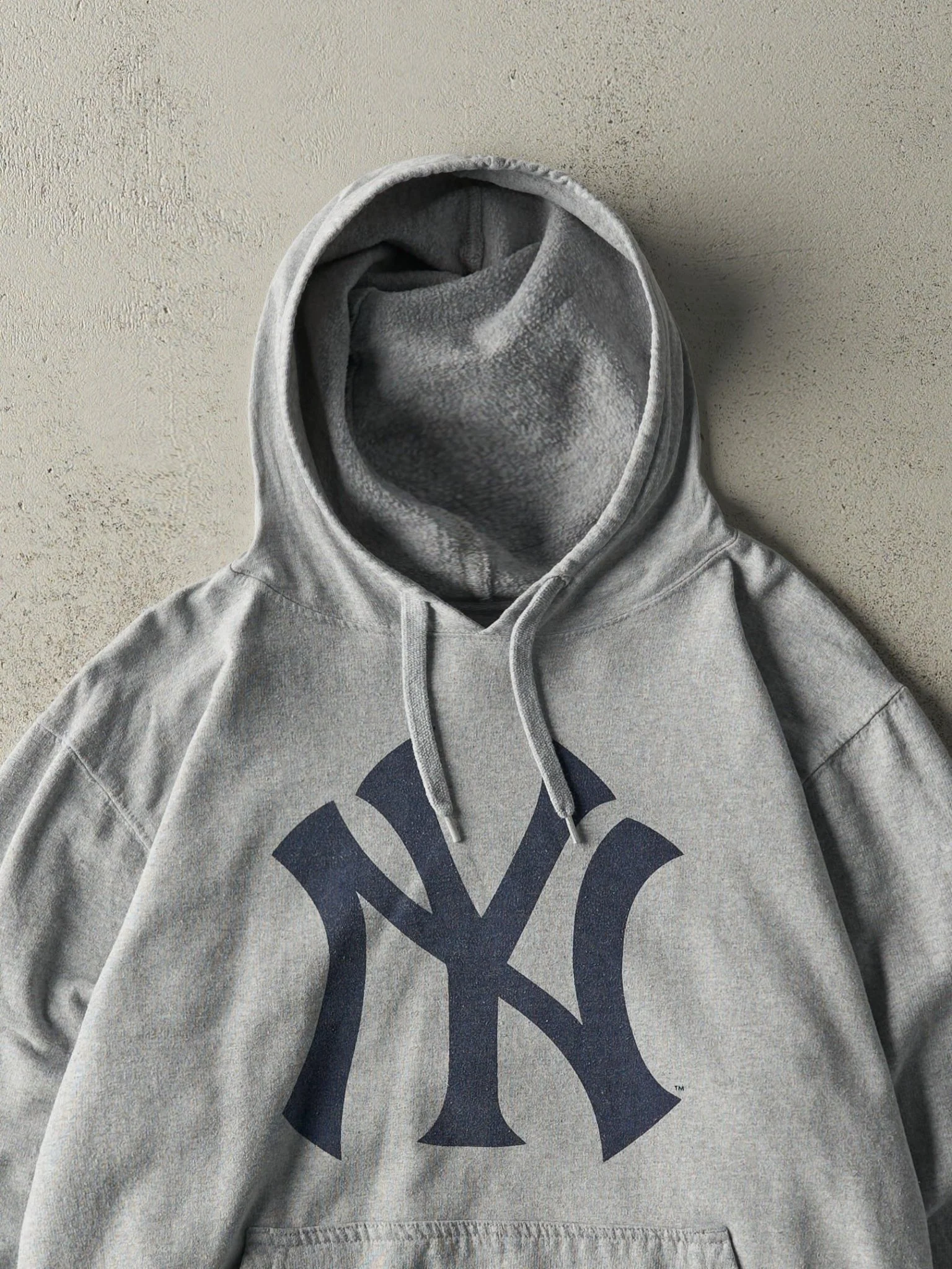 Vintage Y2K Grey New York Yankees Hoodie (L) - Image 2