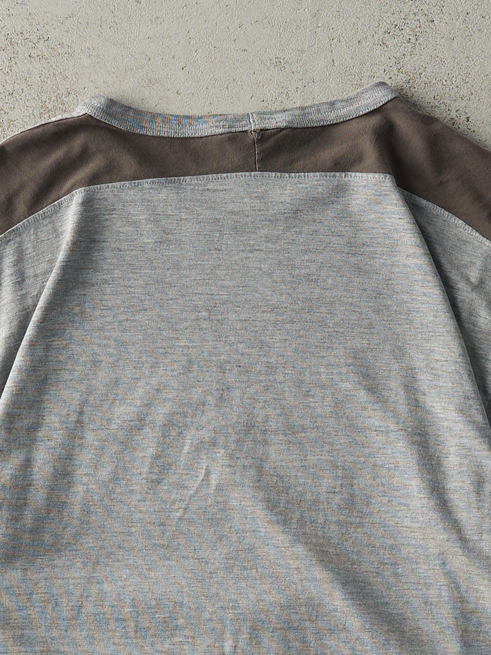Vintage Y2K Grey Nike Air Logo Tee (M) - Image 4