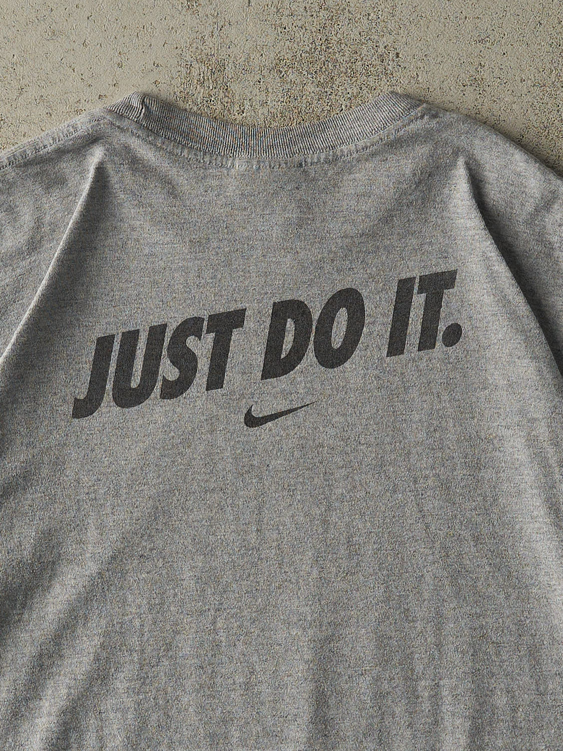 Vintage Y2K Grey Nike University of Iowa Hawkeye Basketball Tee (XL) - Image 4