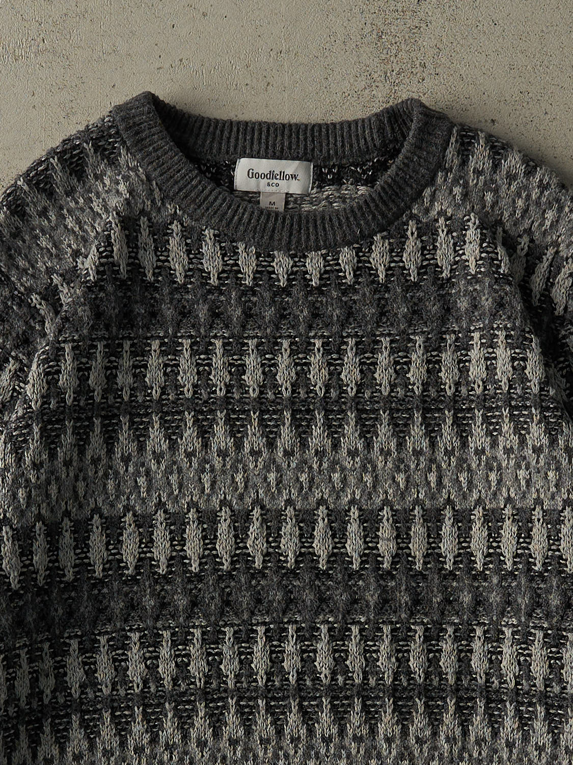 Vintage Y2K Grey Patterened Knit Pullover (M/L) - Image 2