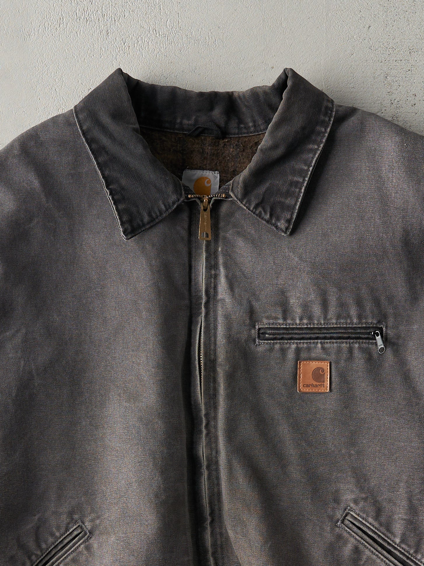 Vintage Y2K Grey Short Carhartt Detroit Jacket (XXL) - Image 2