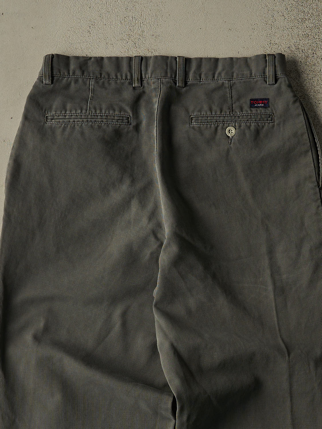 Vintage Y2K Grey Tommy Jeans Pleated Chino Pants (31x26.5) - Image 4