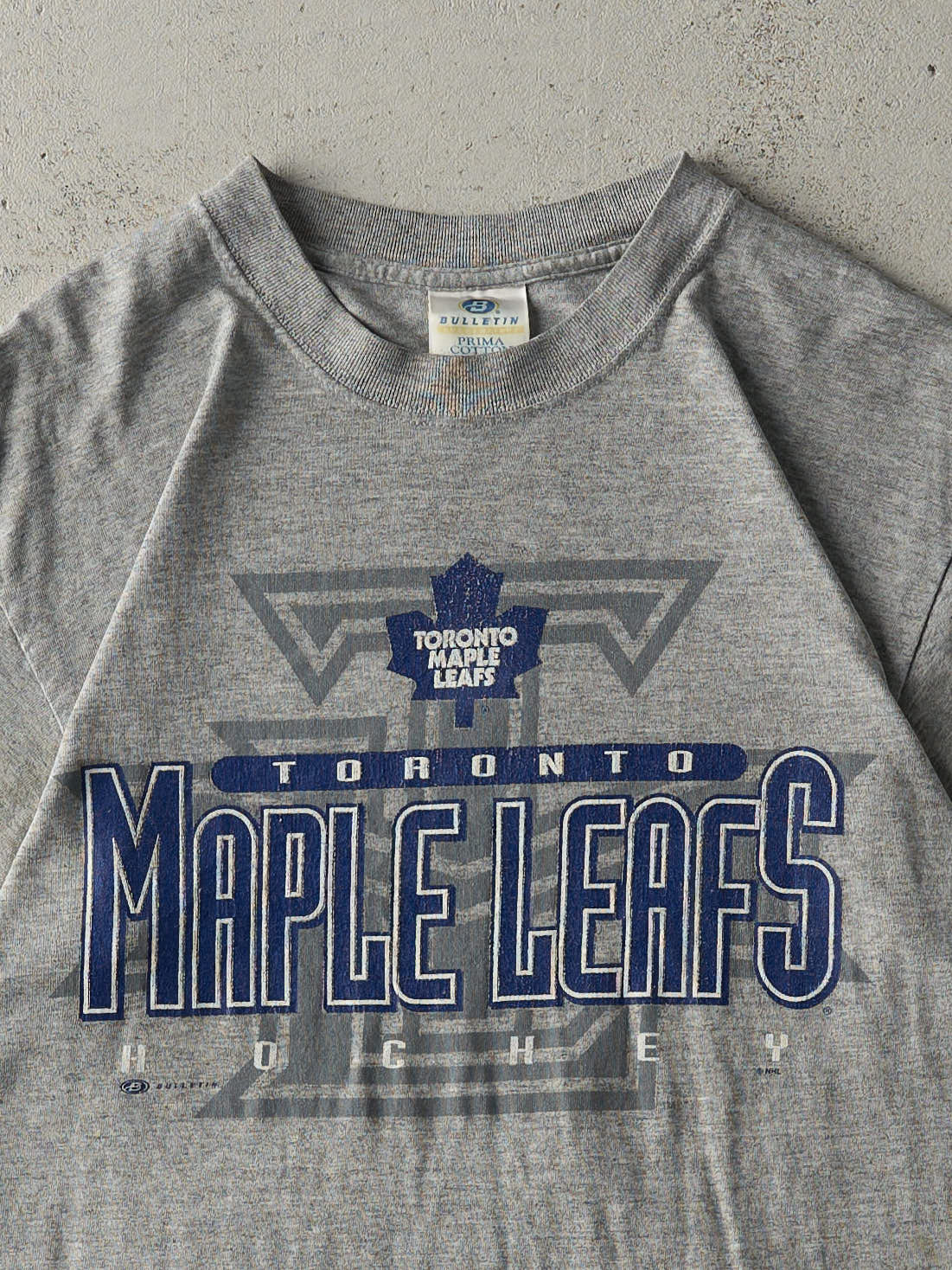 Vintage Y2K Grey Toronto Maple Leafs Tee (S/M) - Image 2