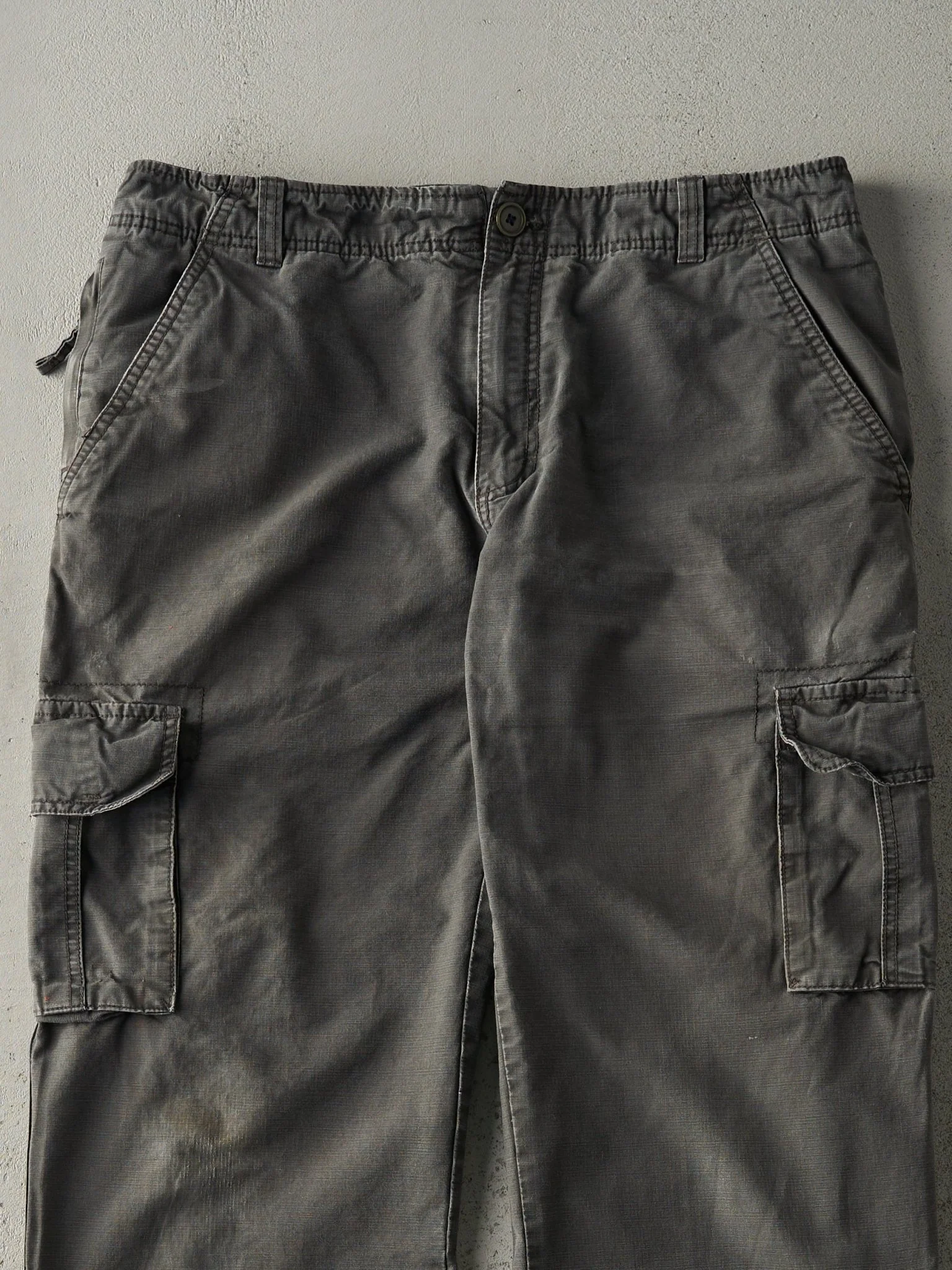 Vintage Y2K Grey Wind River Flannel Lined Cargo Pants (36x29.5) - Image 3