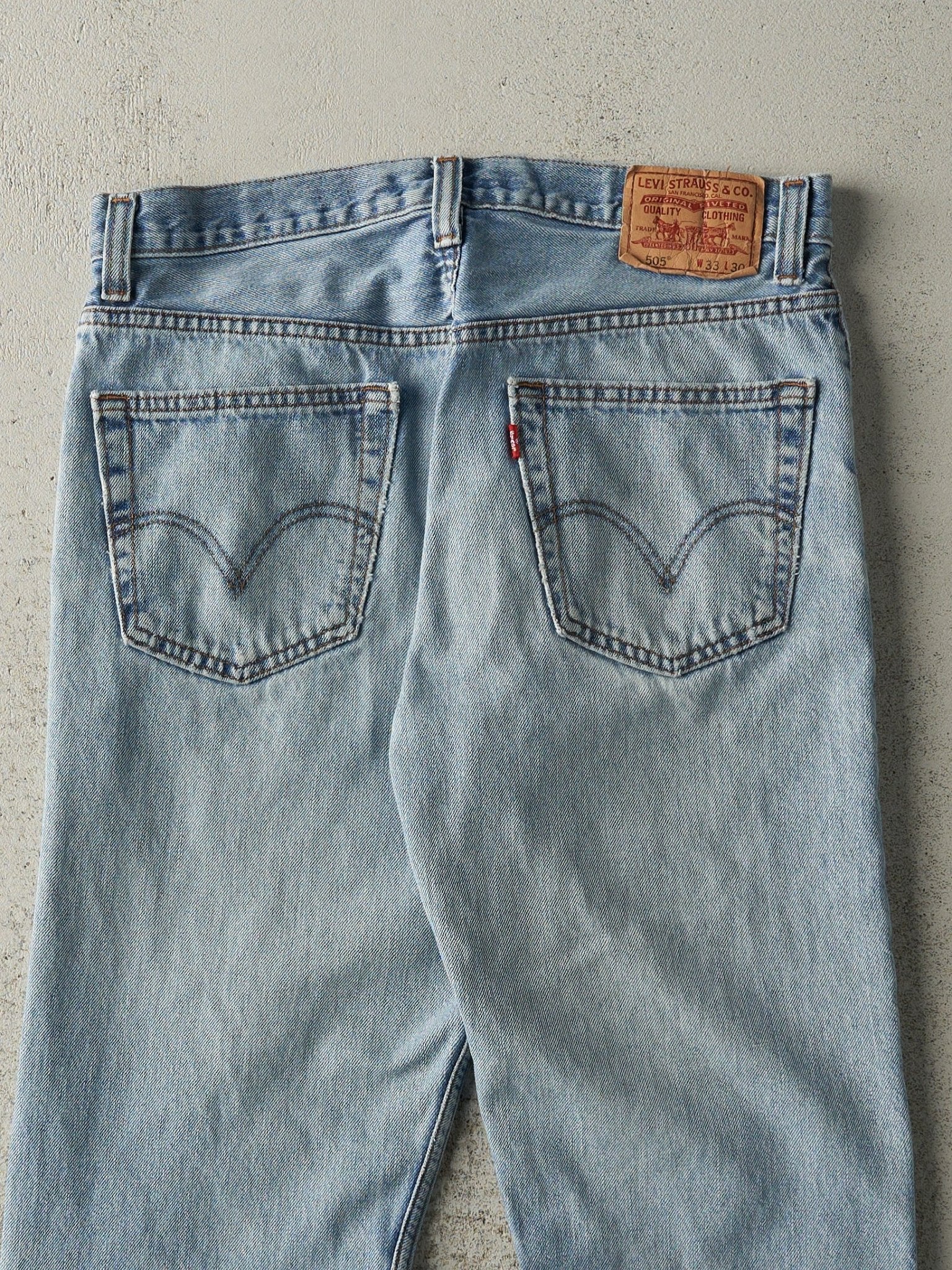 Vintage Y2K Light Wash Levi's 505 Jeans (33x26) - Image 5
