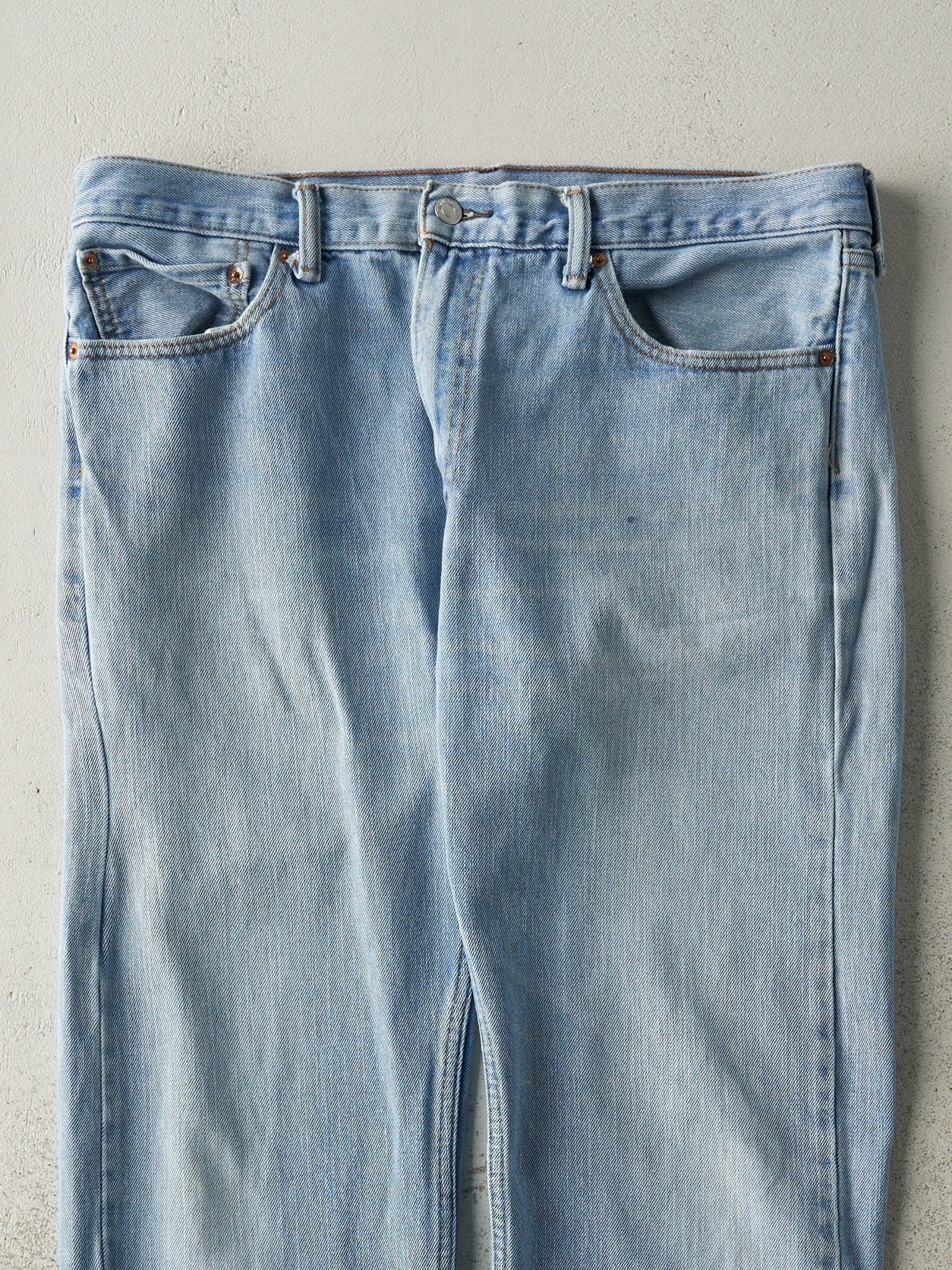Vintage Y2K Light Wash Levi's 505 Jeans (37x31) - Image 3