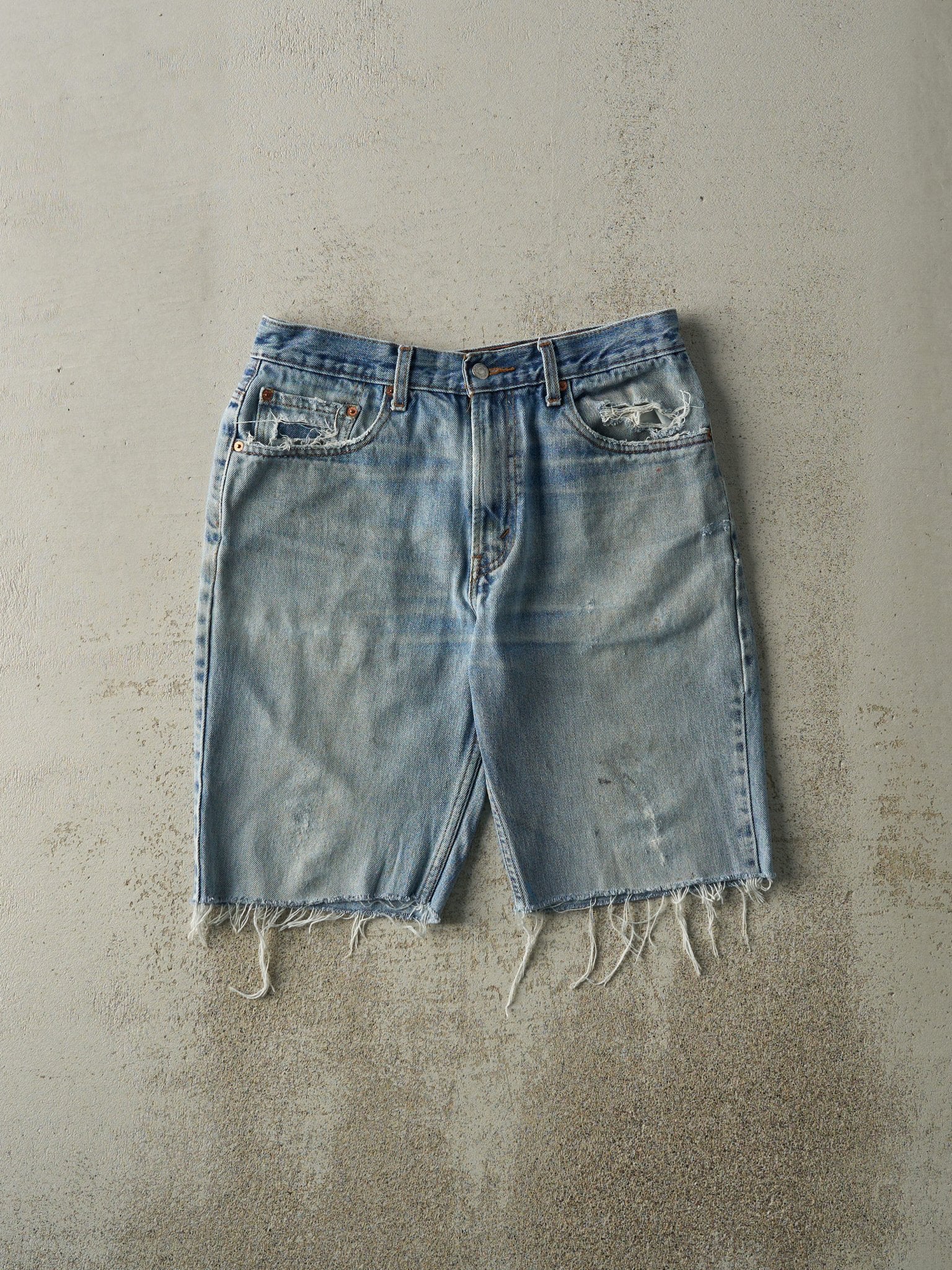 Vintage Y2K Light Wash Levi's Cut Off Jean Shorts (32x10.5)