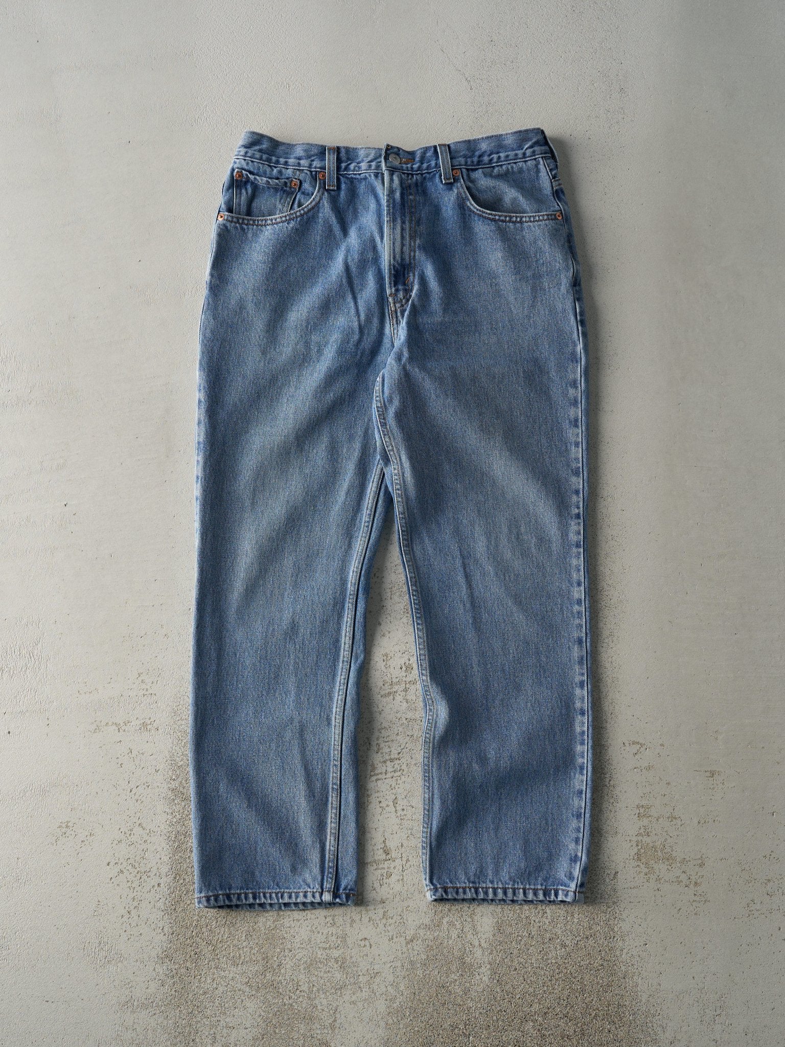 Vintage Y2K Light Wash Levi's Slim Fit Jeans (34x29)