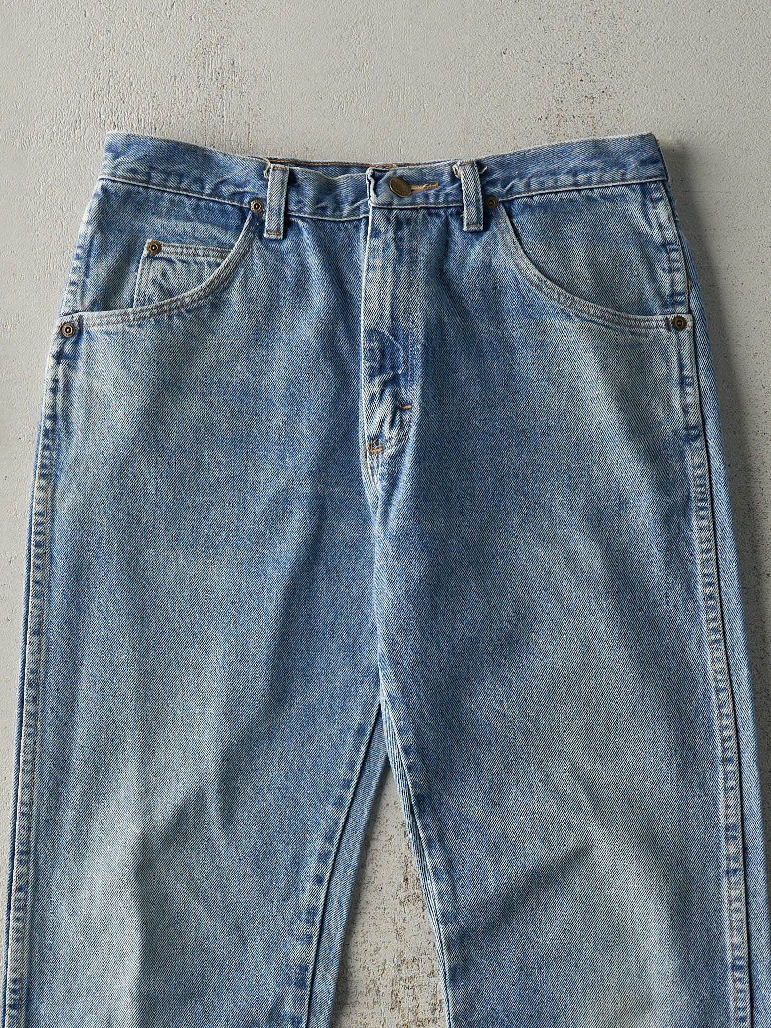 Vintage Y2K Light Wash Wrangler Jeans (32x29) - Image 3