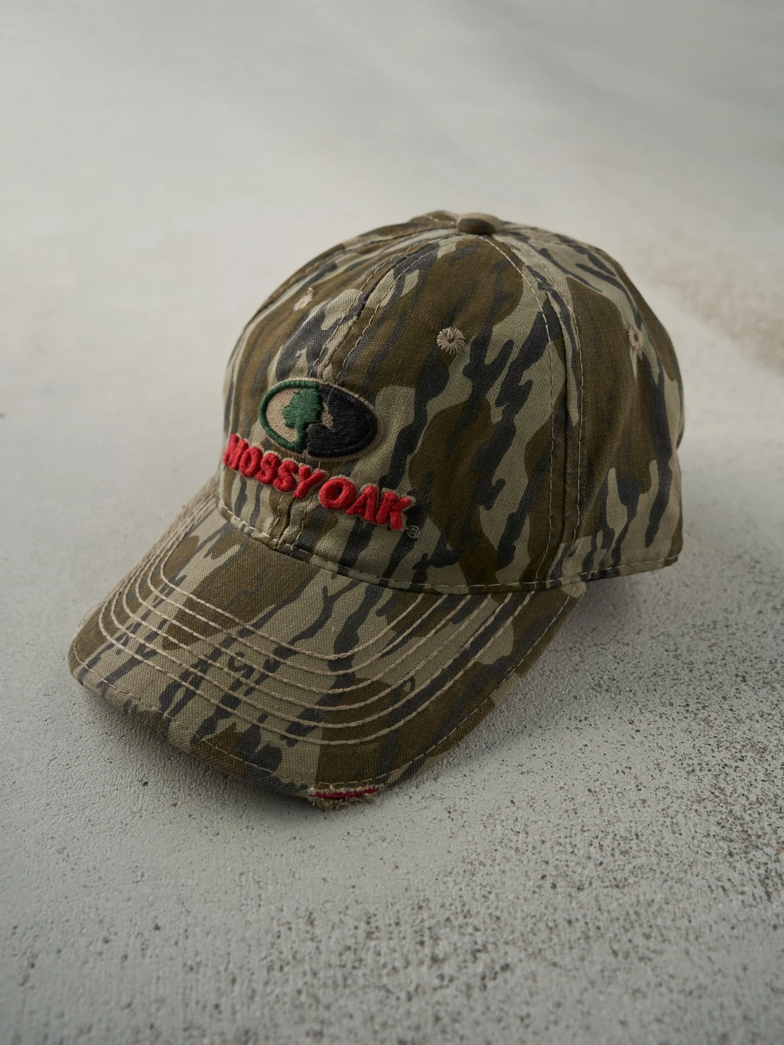 Vintage Y2K Embroidered Mossy Oak Camo Strapback Hat - Image 2
