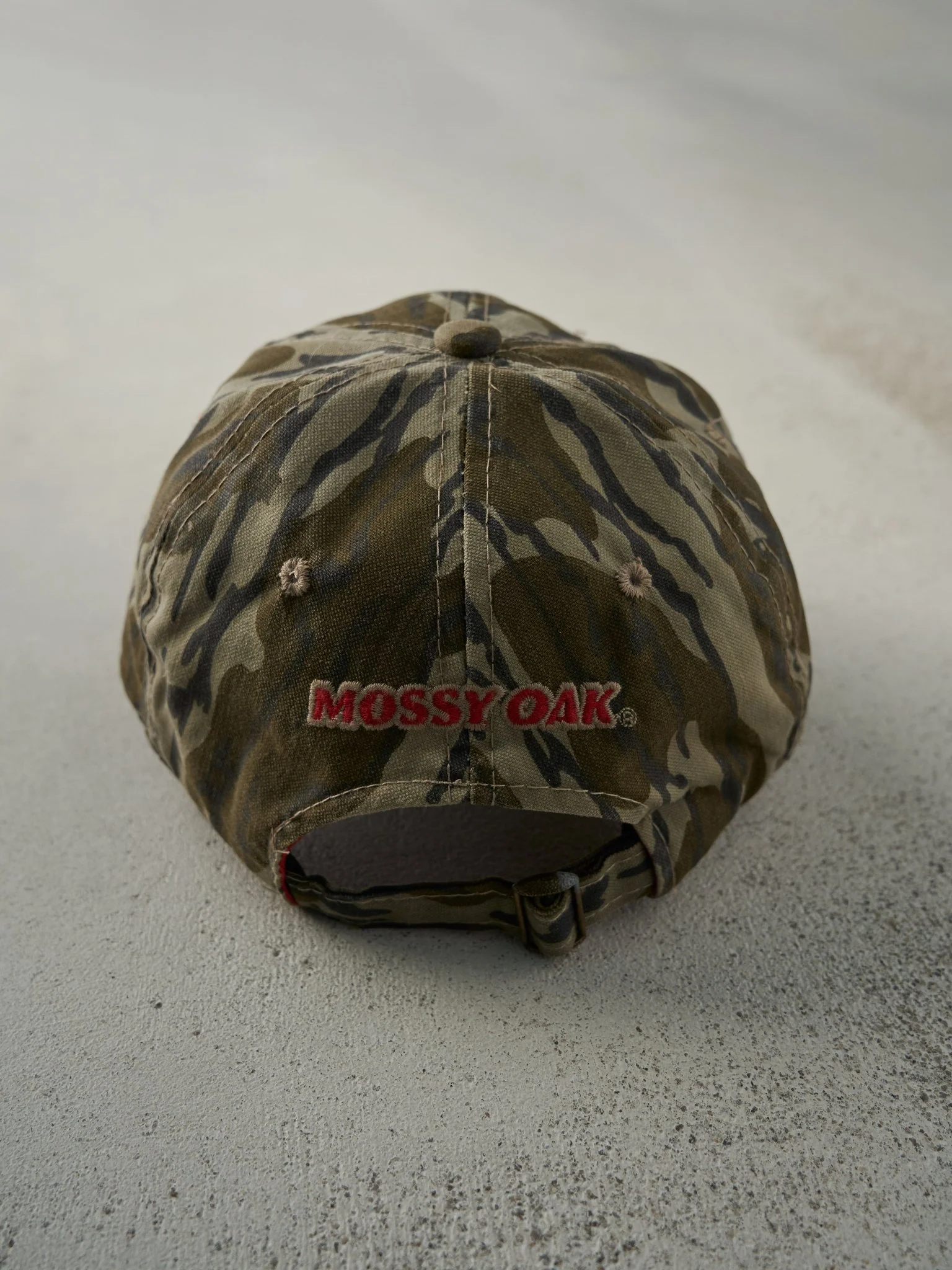 Vintage Y2K Embroidered Mossy Oak Camo Strapback Hat - Image 3