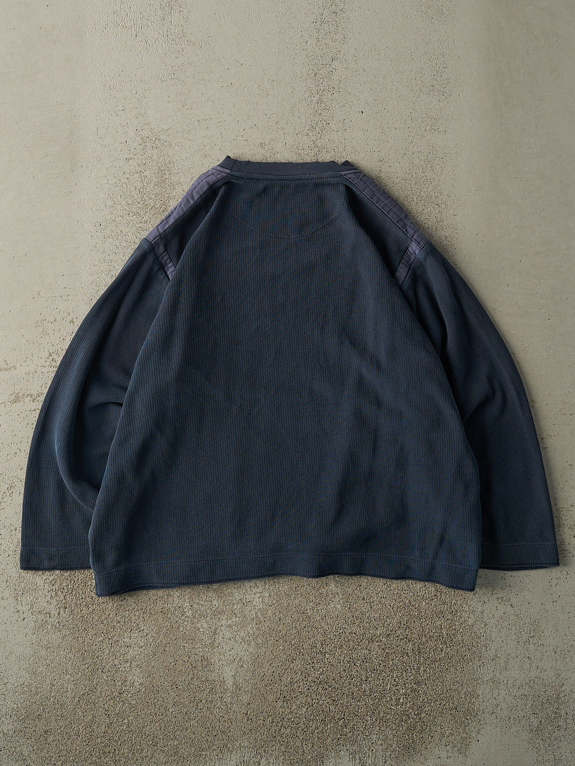 Vintage Y2K Navy Blue BC Clothing Textured Long Sleeve (L/XL) - Image 2
