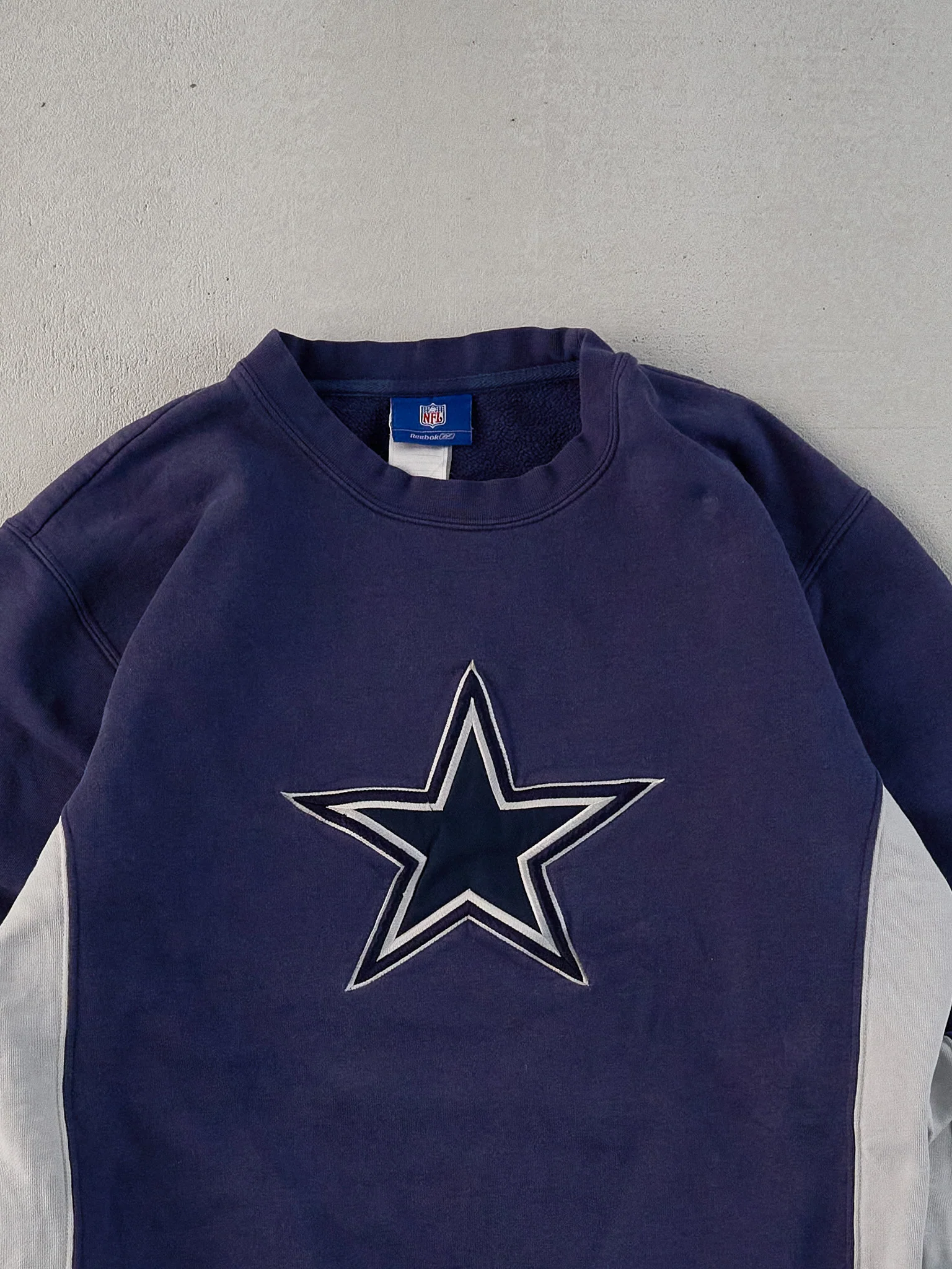 Vintage Y2K Navy Blue Dallas Cowboys NFL Crewneck (L) - Image 2