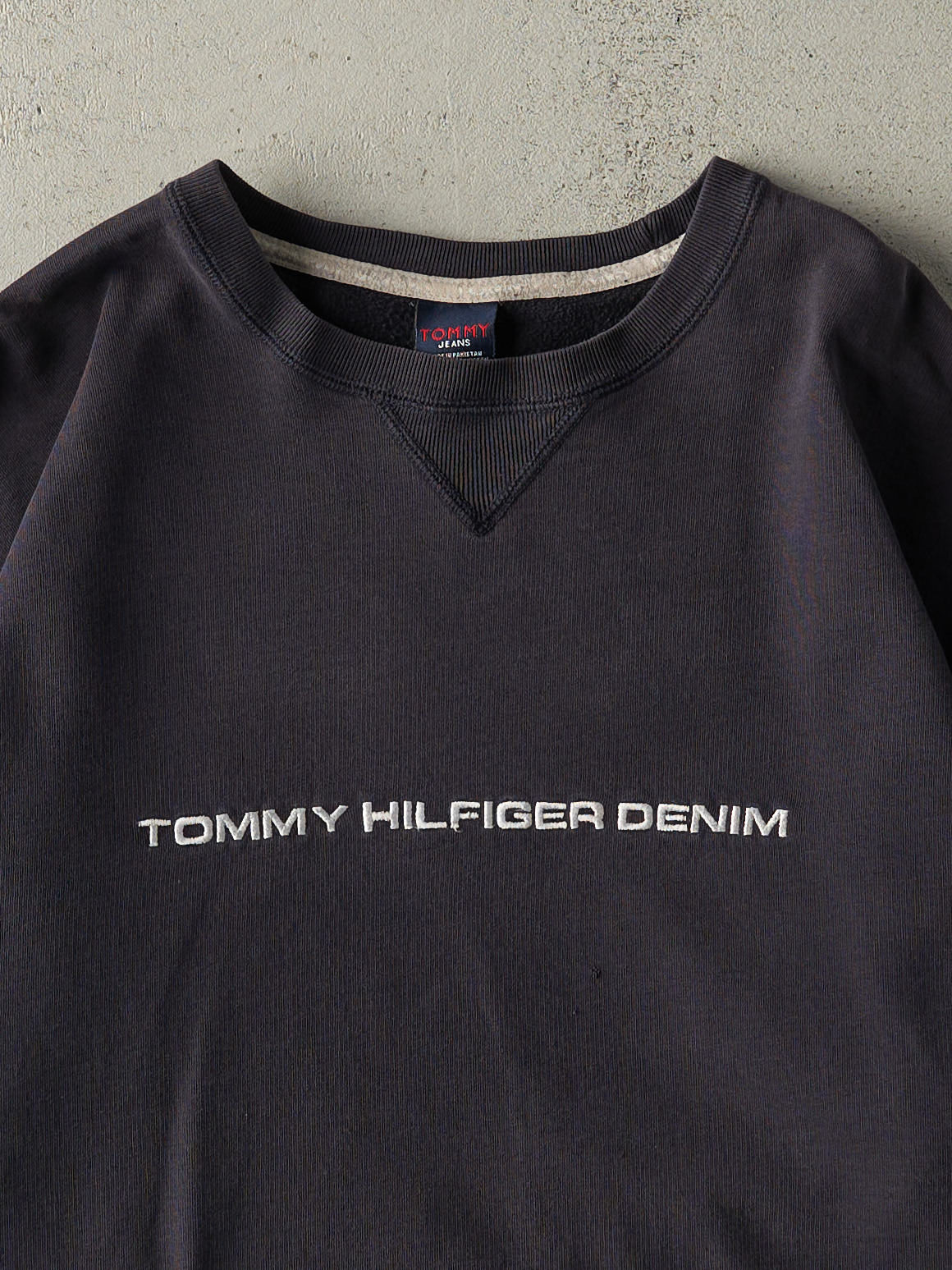 Vintage Y2K Navy Blue Embroidered Tommy Hilfiger Denim Crewneck (XL/XXL) - Image 2