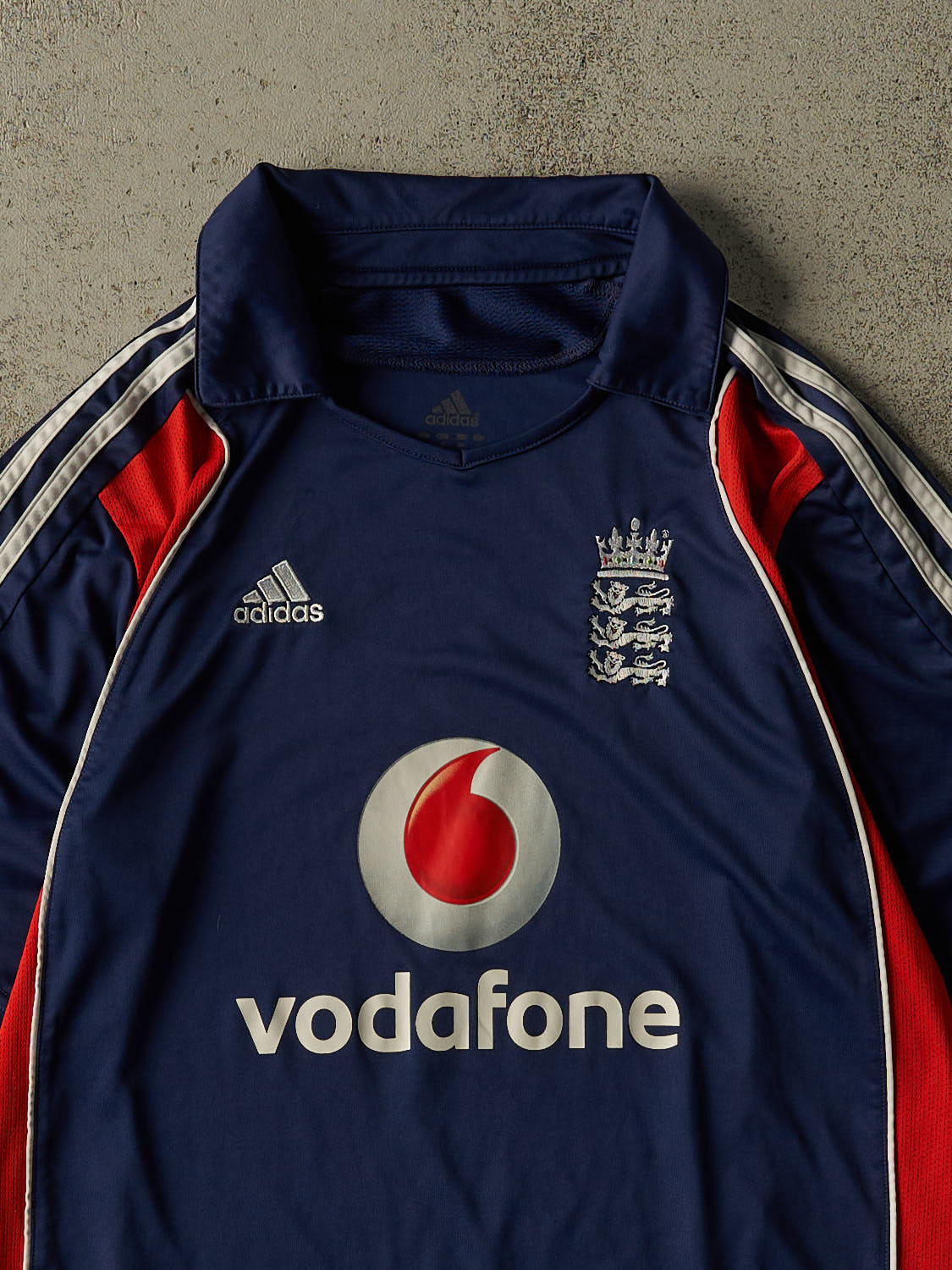 Vintage Y2K Navy Blue England Cricket Jersey (S/M) - Image 2