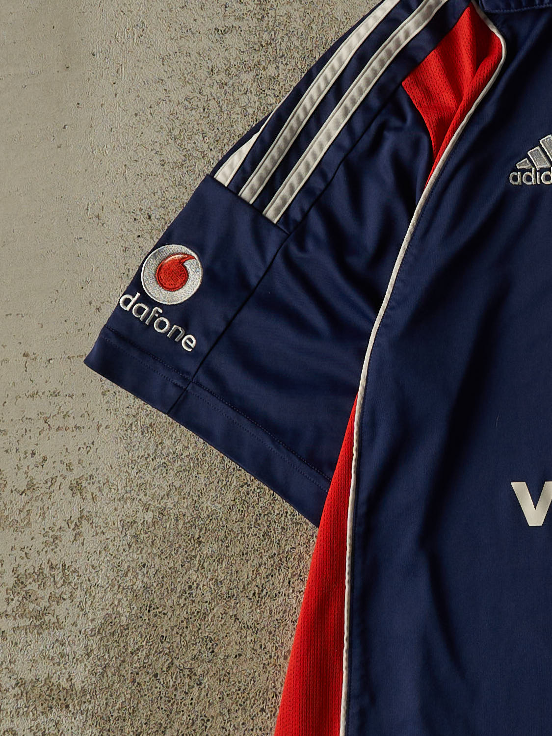 Vintage Y2K Navy Blue England Cricket Jersey (S/M) - Image 3