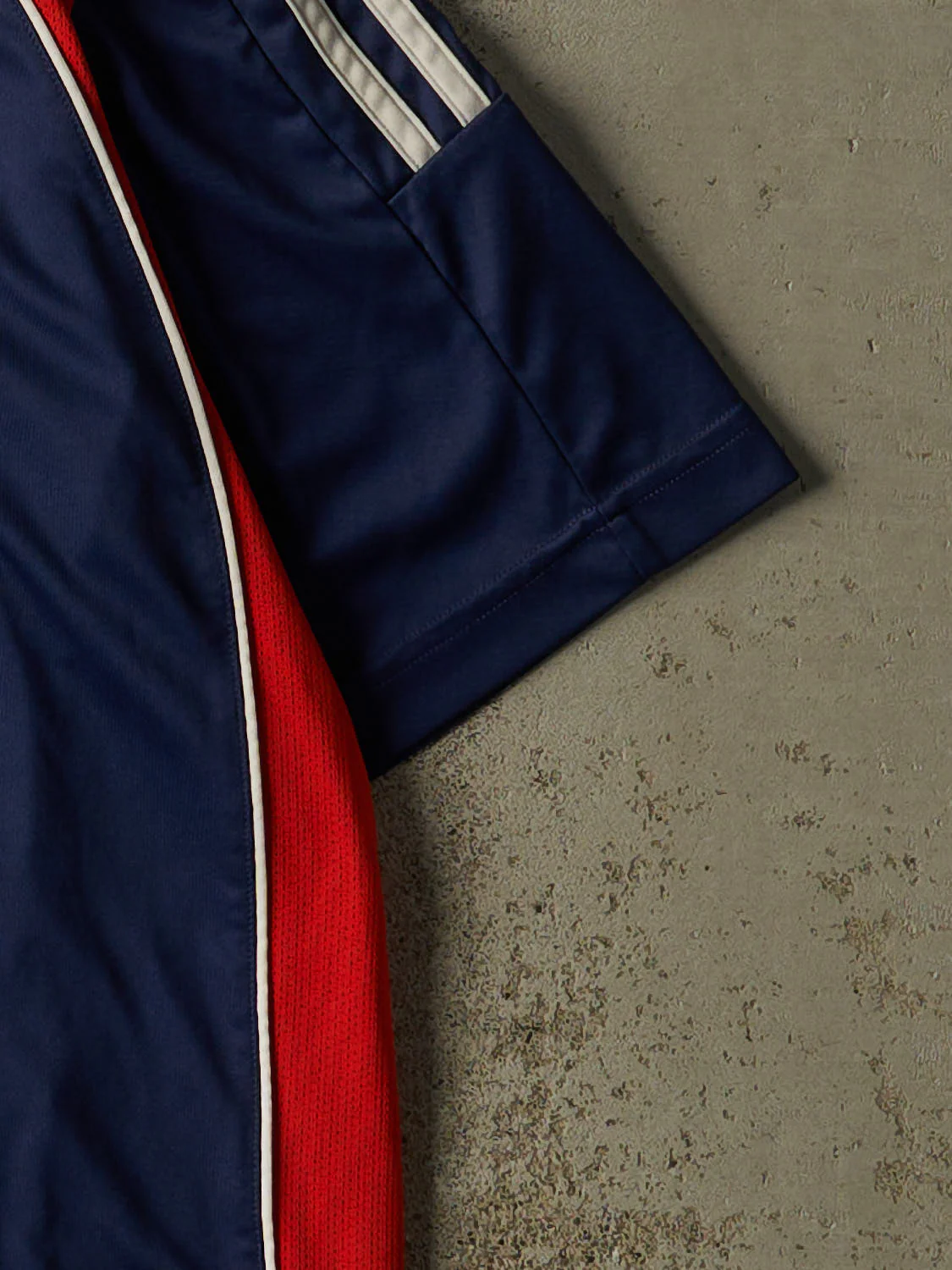Vintage Y2K Navy Blue England Cricket Jersey (S/M) - Image 4