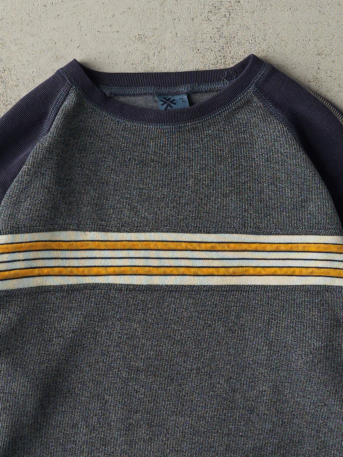 Vintage Y2K Navy Blue & Grey Thermal Long Sleeve (M) - Image 2