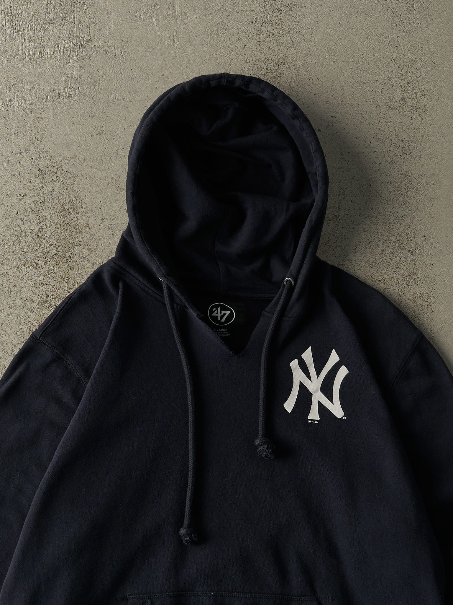 Vintage Y2K Navy Blue New York Yankees Hoodie (XL) - Image 2
