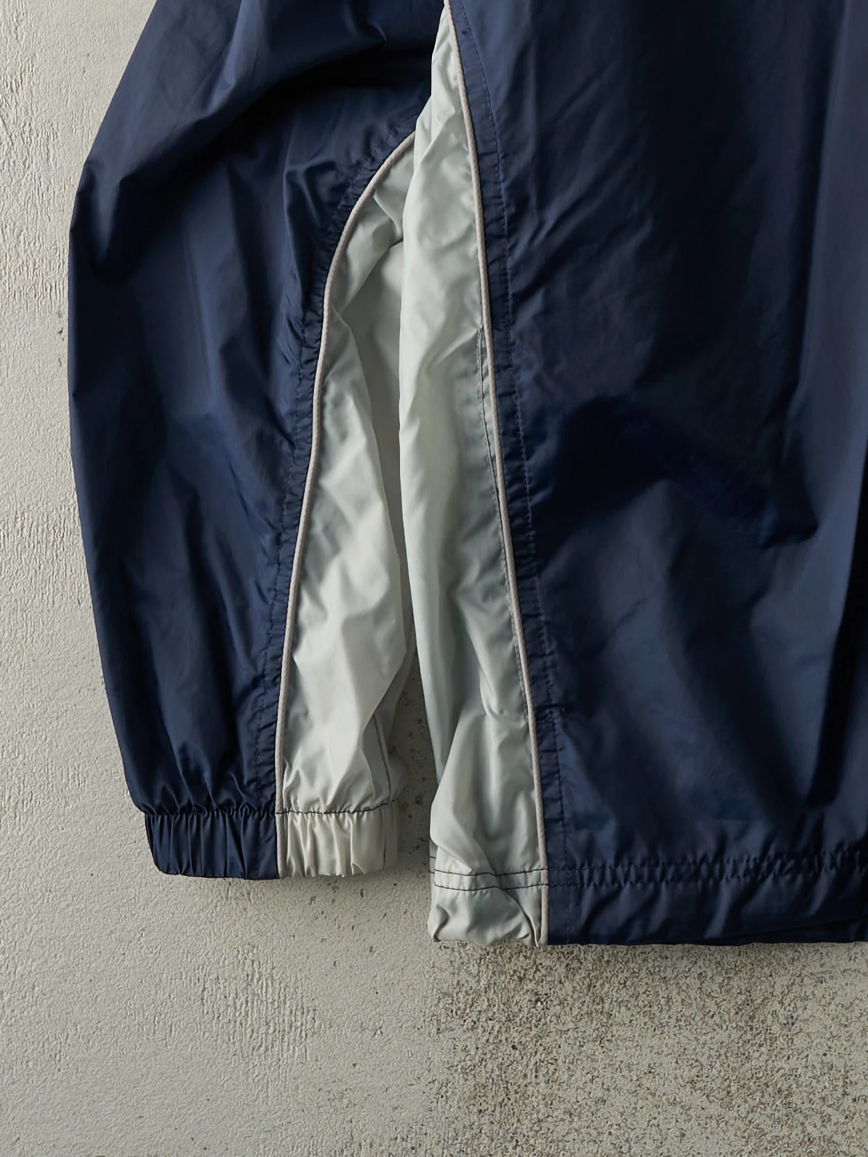 Vintage Y2K Navy Blue Nike Windbreaker Jacket (L) - Image 3