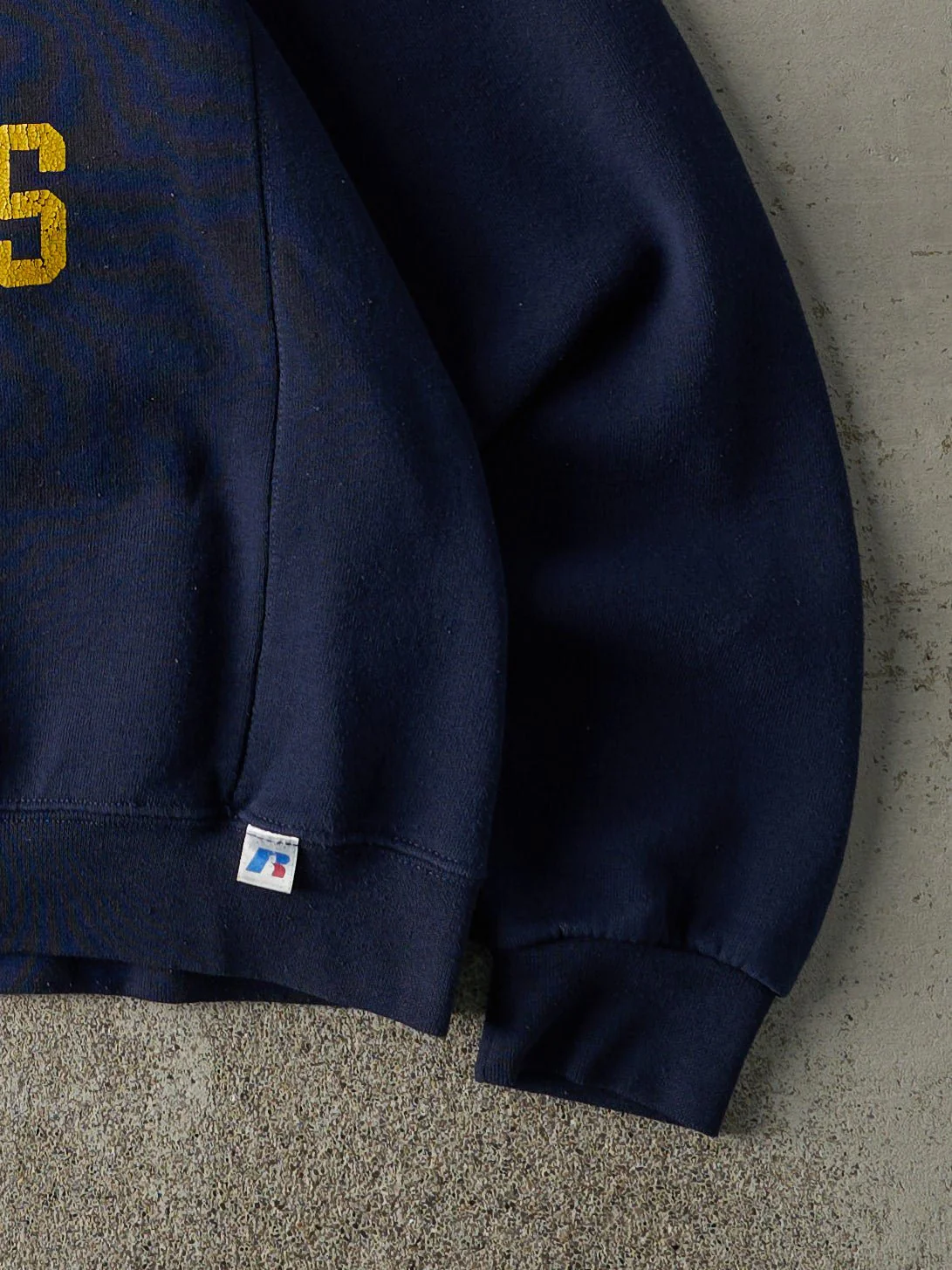 Vintage Y2K Navy Blue Russell Athletic Bur Oak Bulldogs Crewneck (M) - Image 3