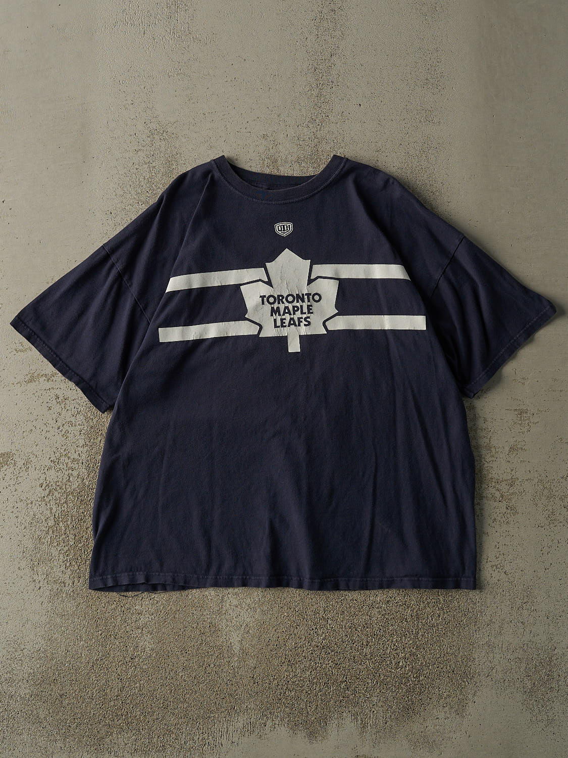 Vintage Y2K Navy Blue Toronto Maple Leafs Tee (XL)