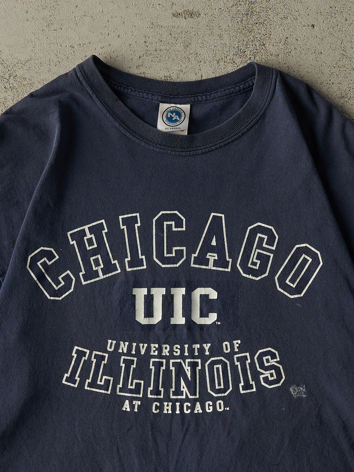 Vintage Y2K Navy Blue University of Illinois at Chicago Tee (L) - Image 2