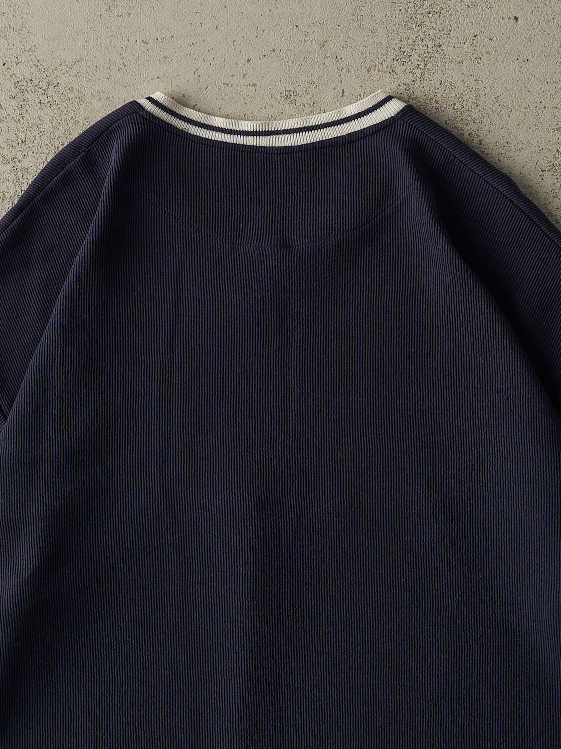 Vintage Y2K Navy Blue & White Tommy Hilfiger Embroidered Textured Tee (L/XL) - Image 5