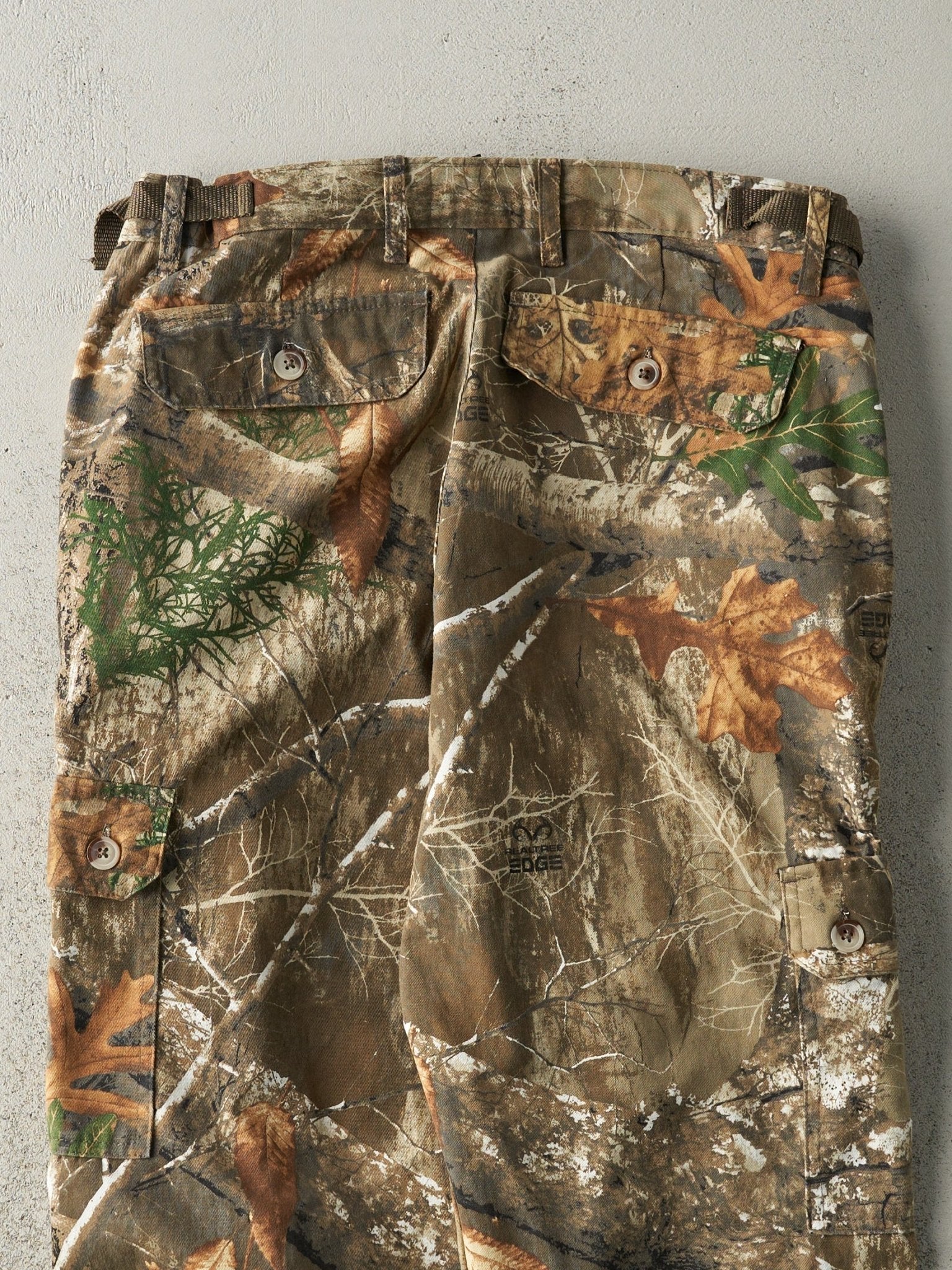 Vintage Y2K Realtree Camo Cargo Pants (33x25) - Image 5