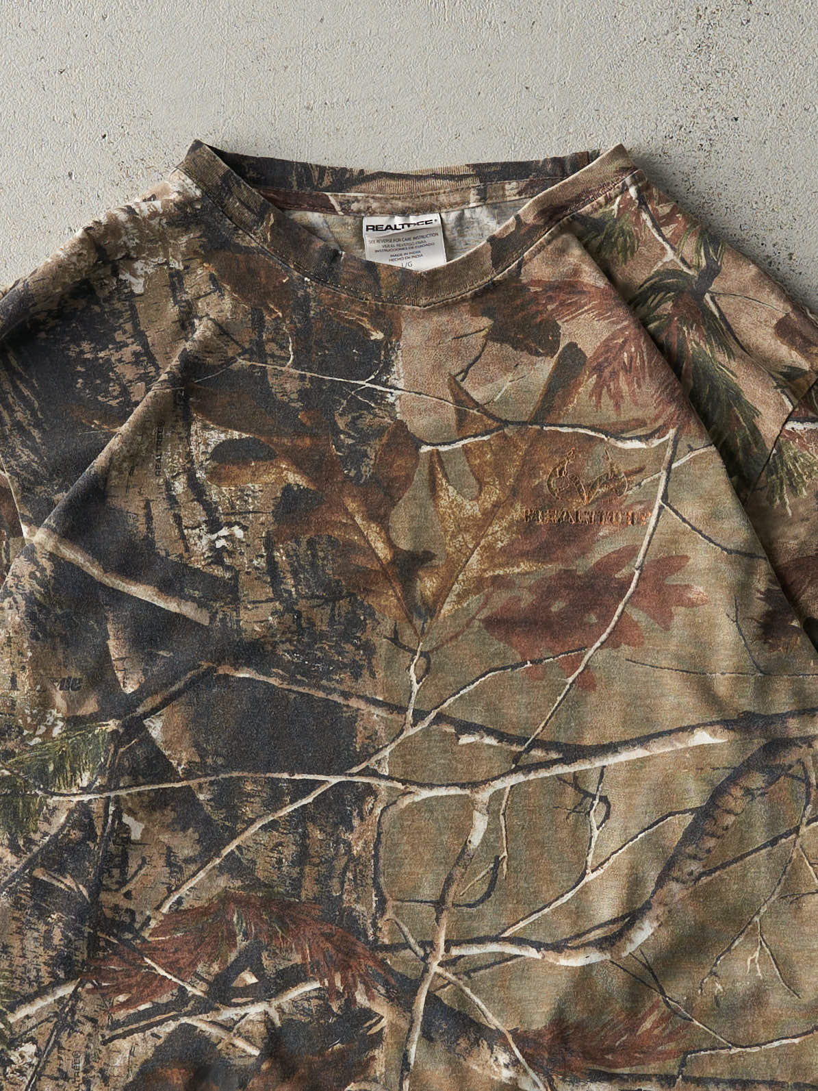Vintage Y2K Realtree Camo Long Sleeve (M) - Image 3