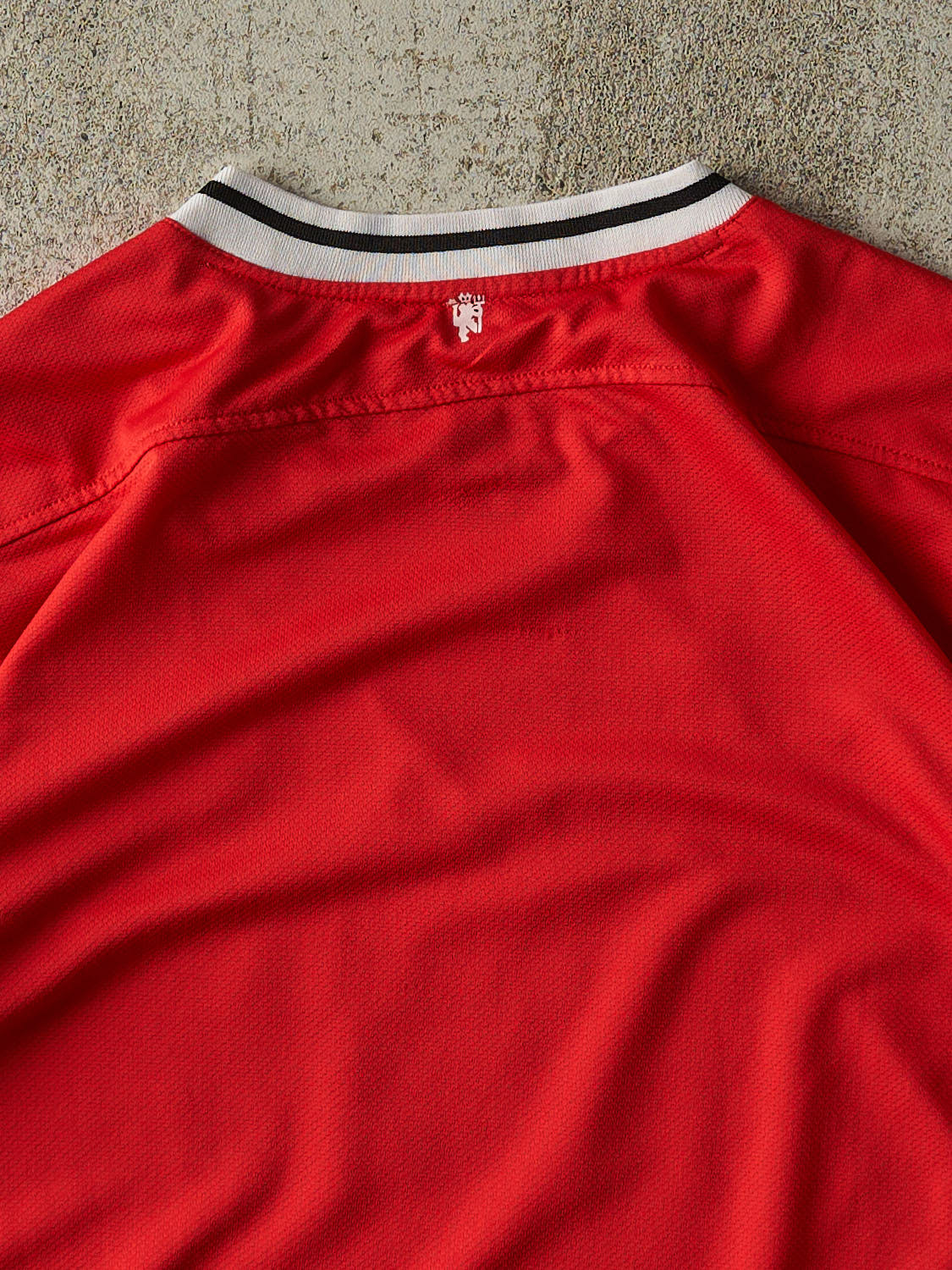 Vintage Y2K Red Manchester United Soccer Jersey (M/L) - Image 4