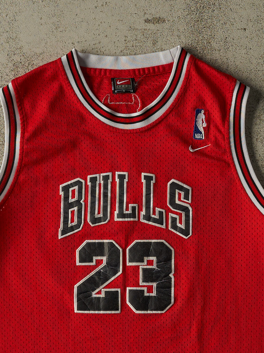 Vintage 90s Red Nike Chicago Bulls #23 Michael Jordan Stitched Jersey (S) - Image 3