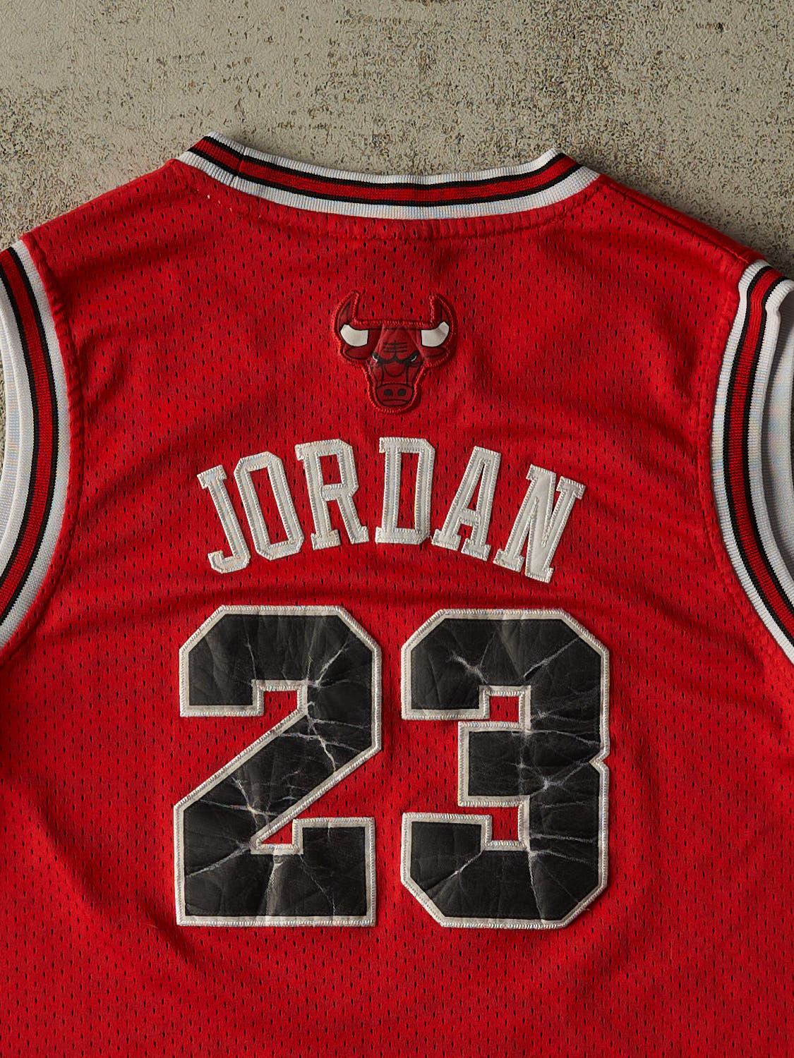 Vintage 90s Red Nike Chicago Bulls #23 Michael Jordan Stitched Jersey (S) - Image 4