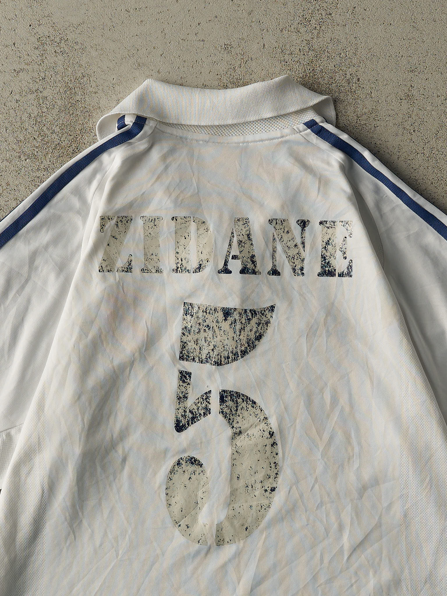 Vintage Y2K White Adidas Real Madrid Zinedine Zidane #5 Soccer Jersey (L/XL) - Image 5